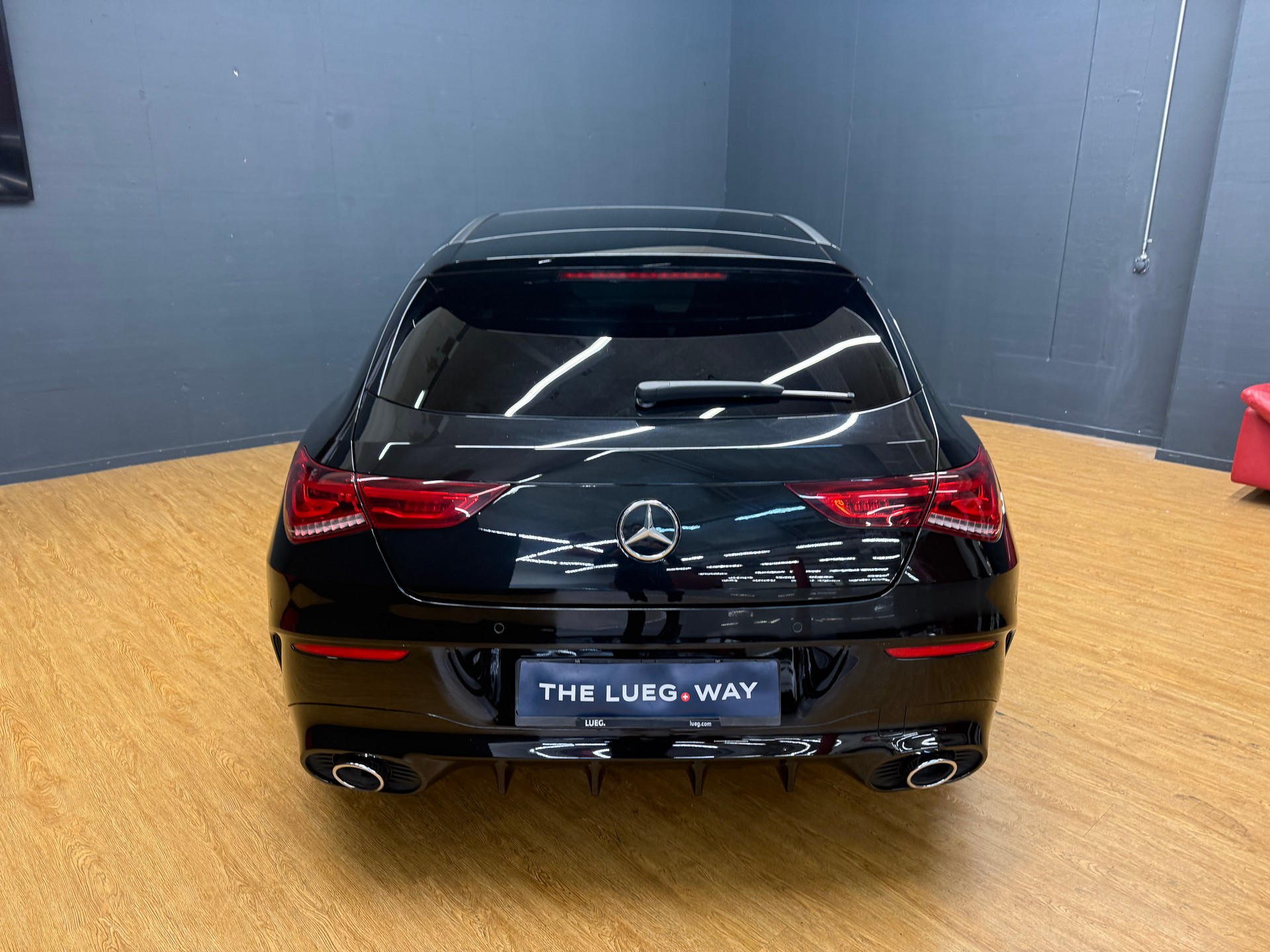 MERCEDES-BENZ CLA 35 4M - SB - AMG / Rückfahrkamera / Panorama-Dach / Multibeam LED-image-8