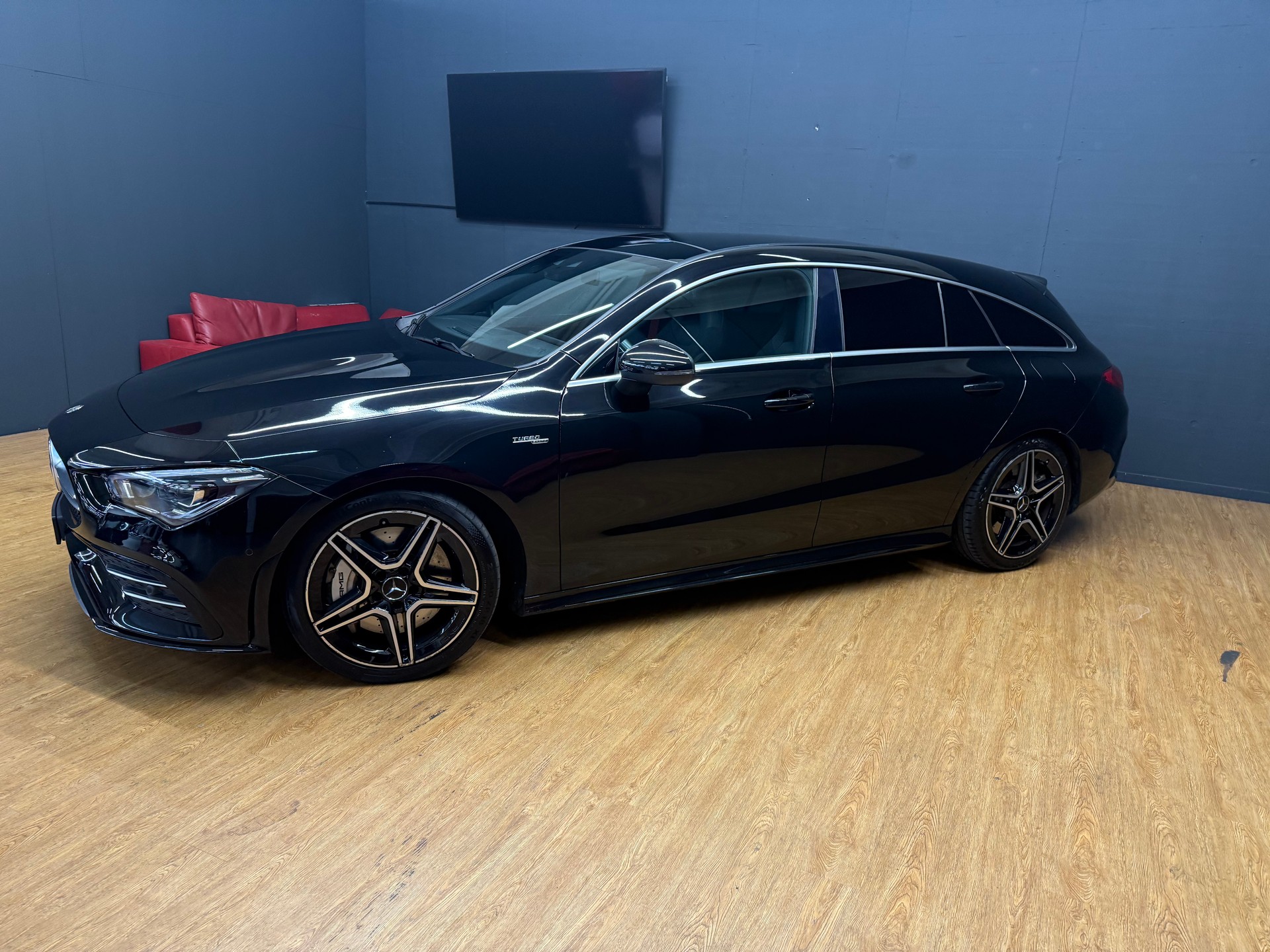 MERCEDES-BENZ CLA 35 4M - SB - AMG / Rückfahrkamera / Panorama-Dach / Multibeam LED-image-2