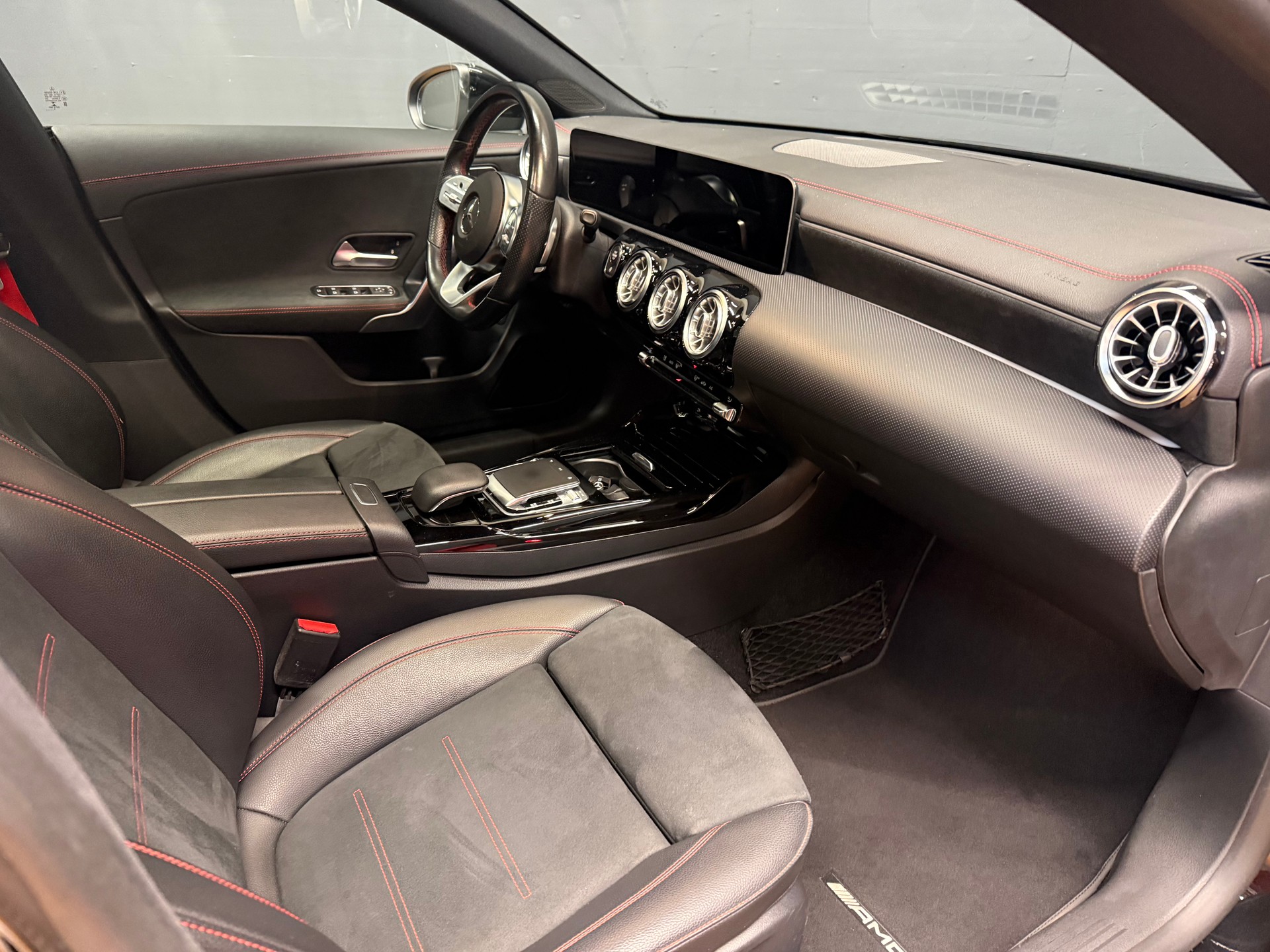 MERCEDES-BENZ CLA 35 4M - SB - AMG / Rückfahrkamera / Panorama-Dach / Multibeam LED-image-12