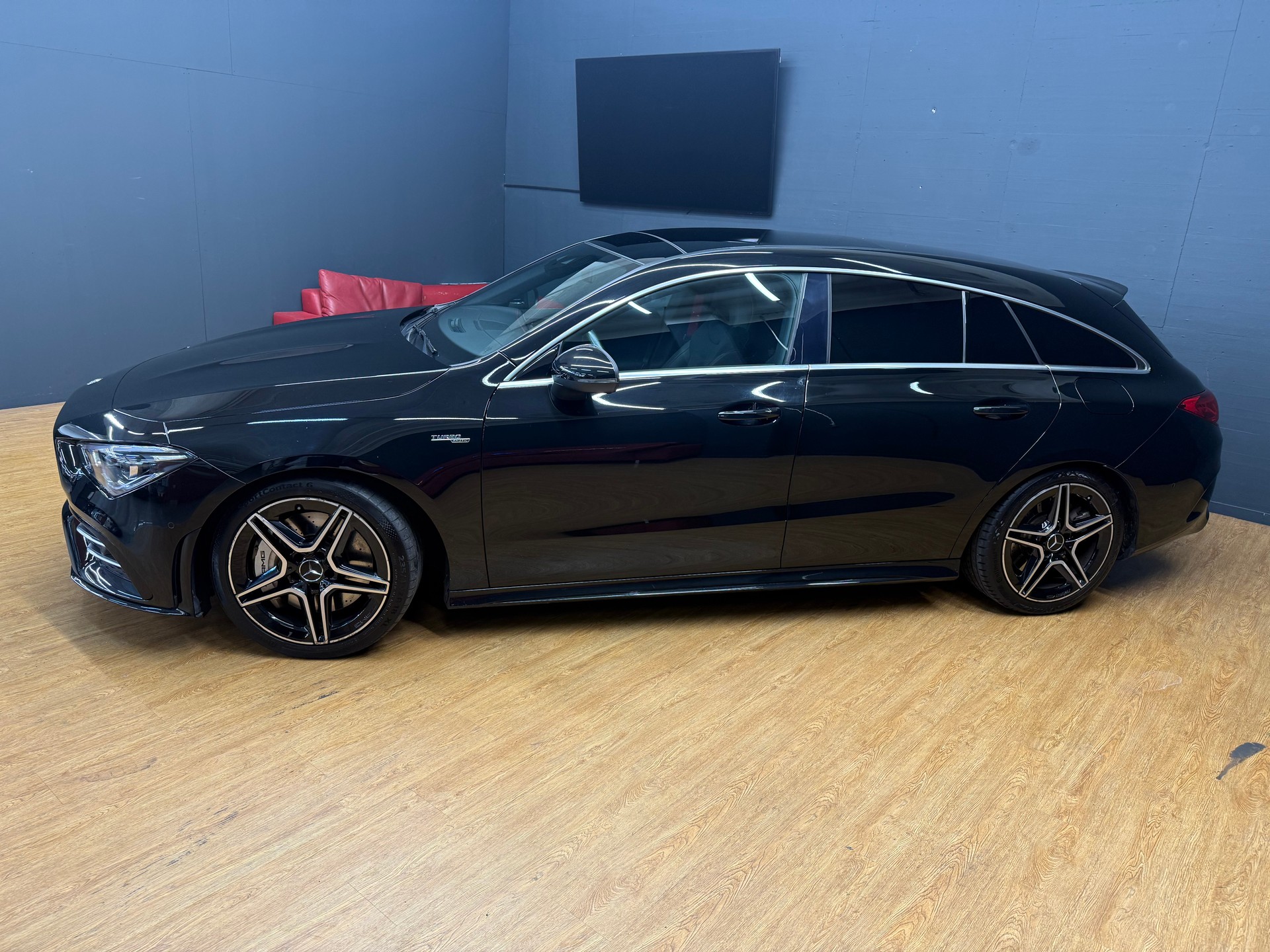 MERCEDES-BENZ CLA 35 4M - SB - AMG / Rückfahrkamera / Panorama-Dach / Multibeam LED-image-3