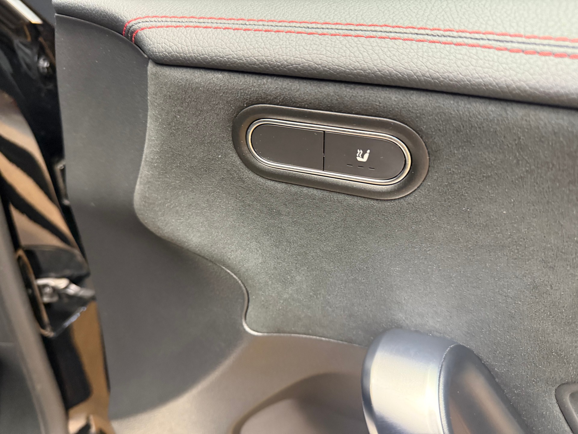MERCEDES-BENZ CLA 35 4M - SB - AMG / Rückfahrkamera / Panorama-Dach / Multibeam LED-image-10