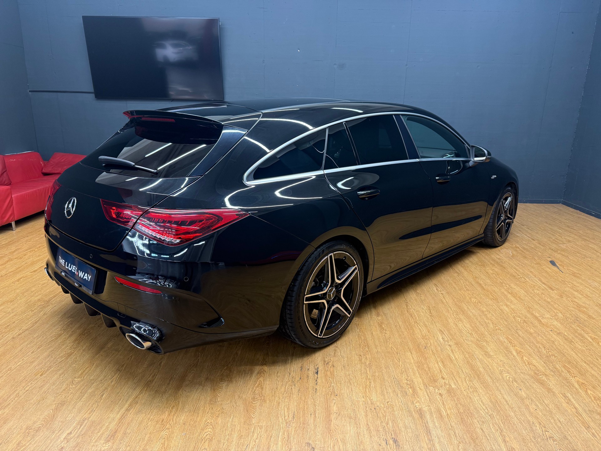 MERCEDES-BENZ CLA 35 4M - SB - AMG / Rückfahrkamera / Panorama-Dach / Multibeam LED-image-6