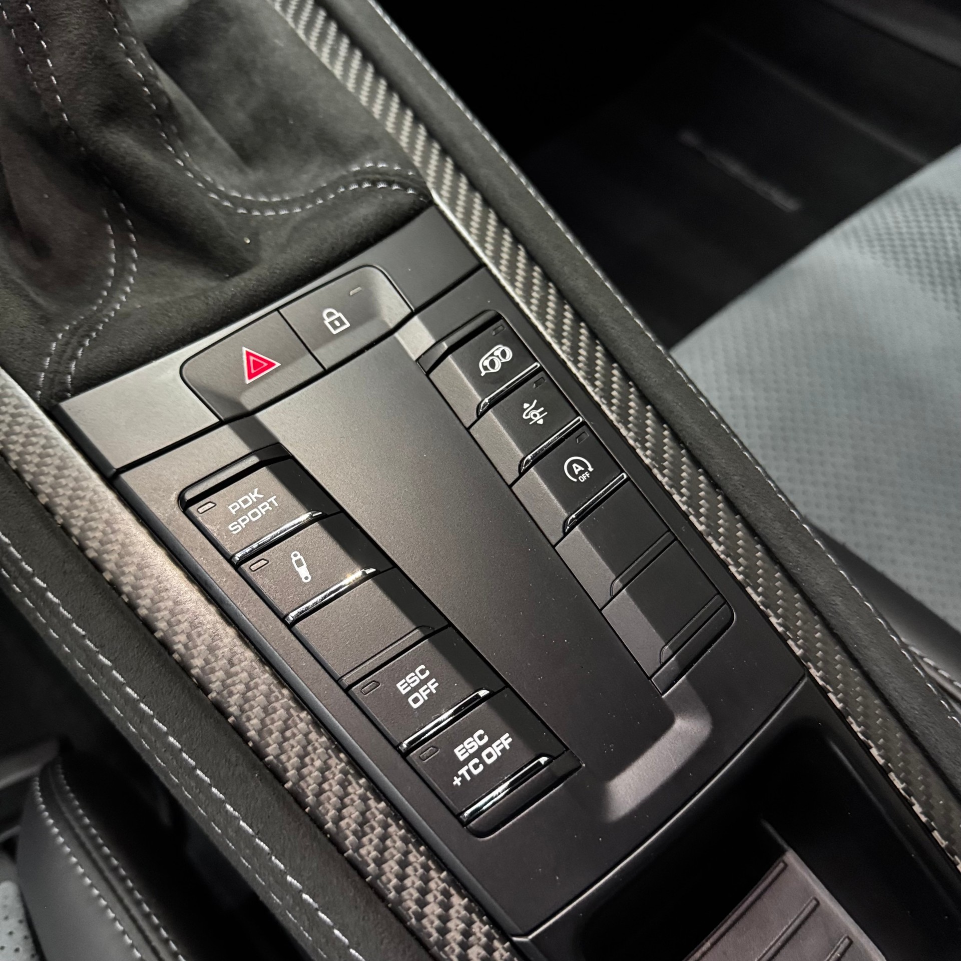 PORSCHE 718 Cayman GT4 RS PDK-image-15