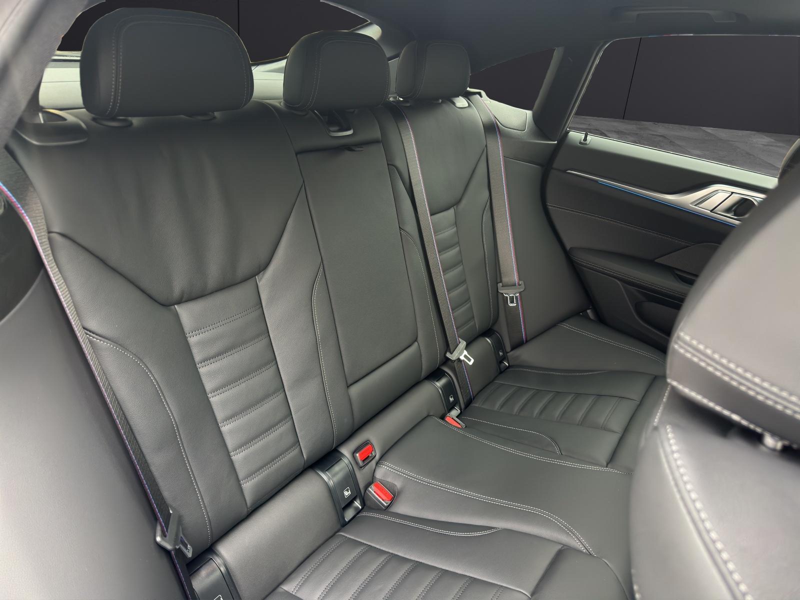 BMW i4 xDrive40-image-12
