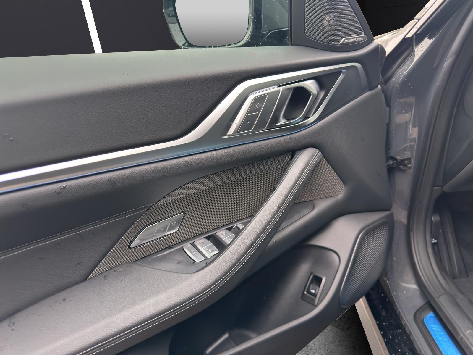 BMW i4 xDrive40-image-13