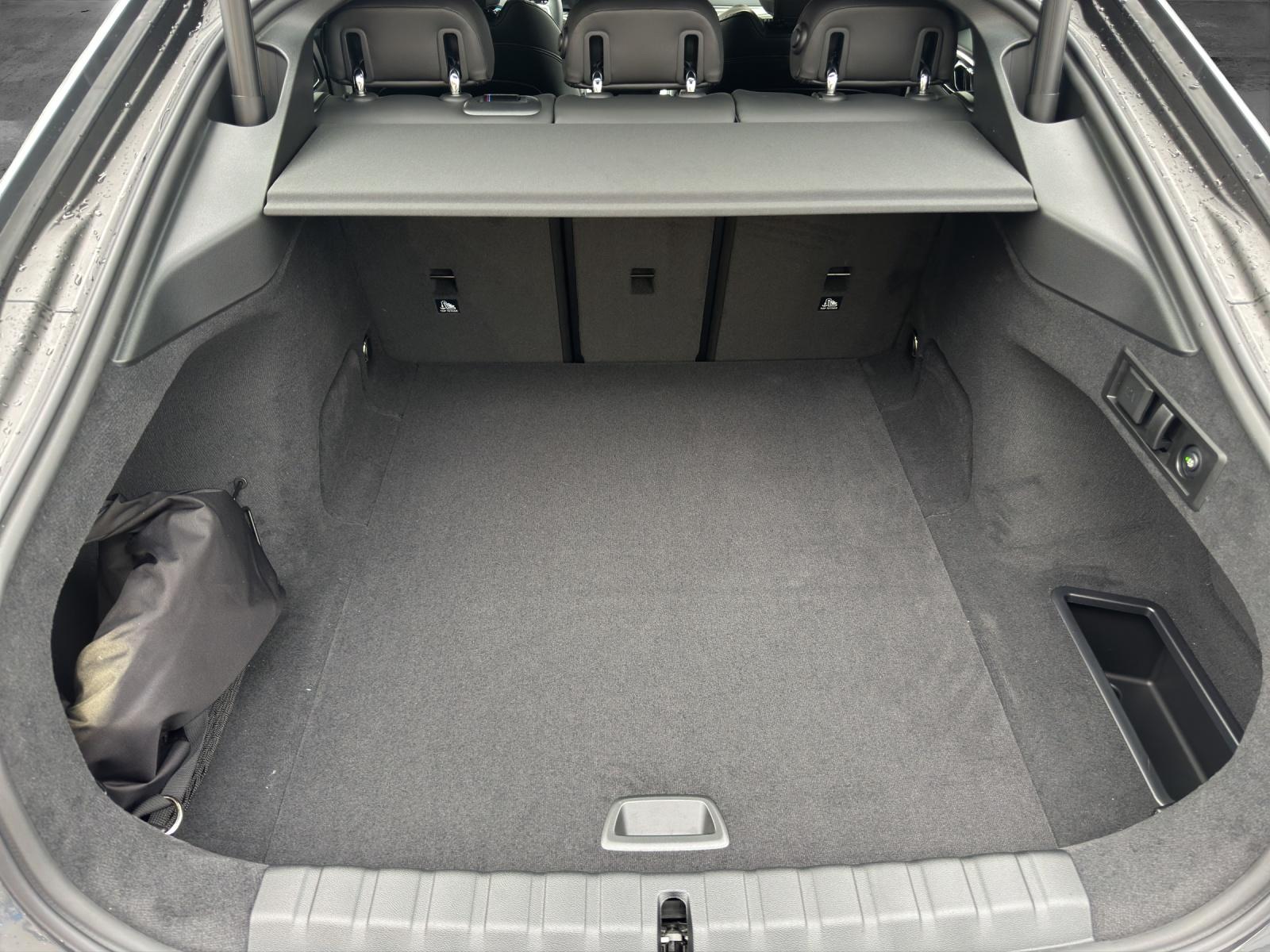 BMW i4 xDrive40-image-17