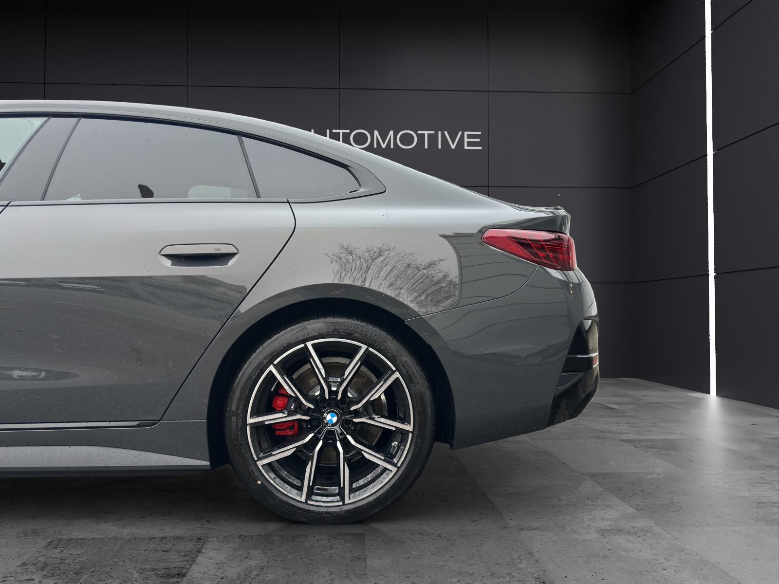 BMW i4 xDrive40-image-15