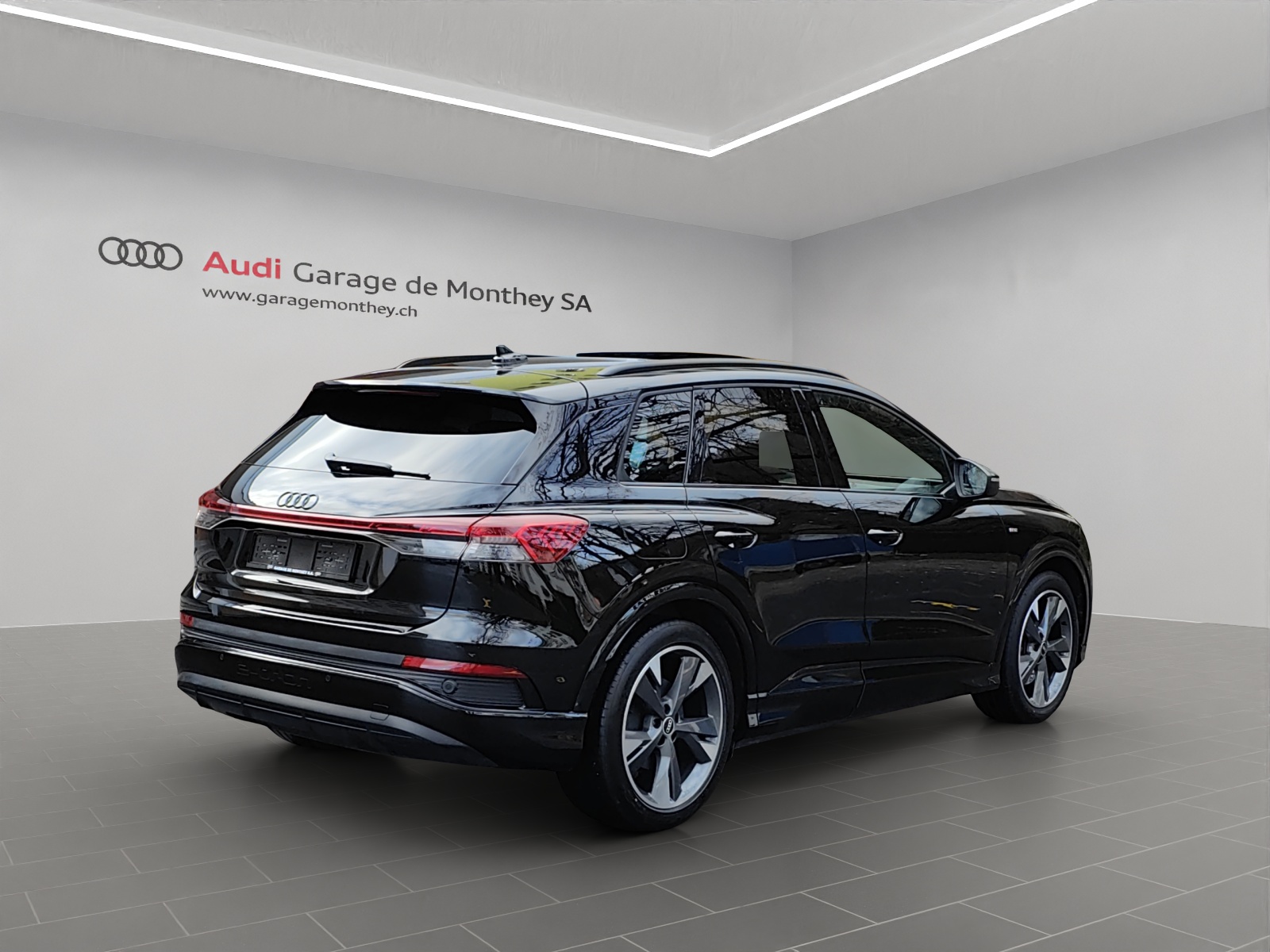 AUDI Q4 e-tron 50 quattro-image-4