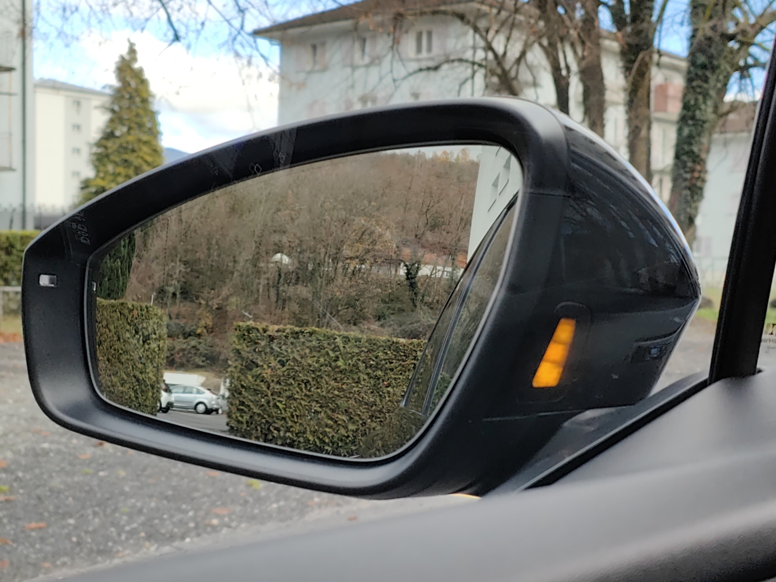AUDI Q4 e-tron 50 quattro-image-15