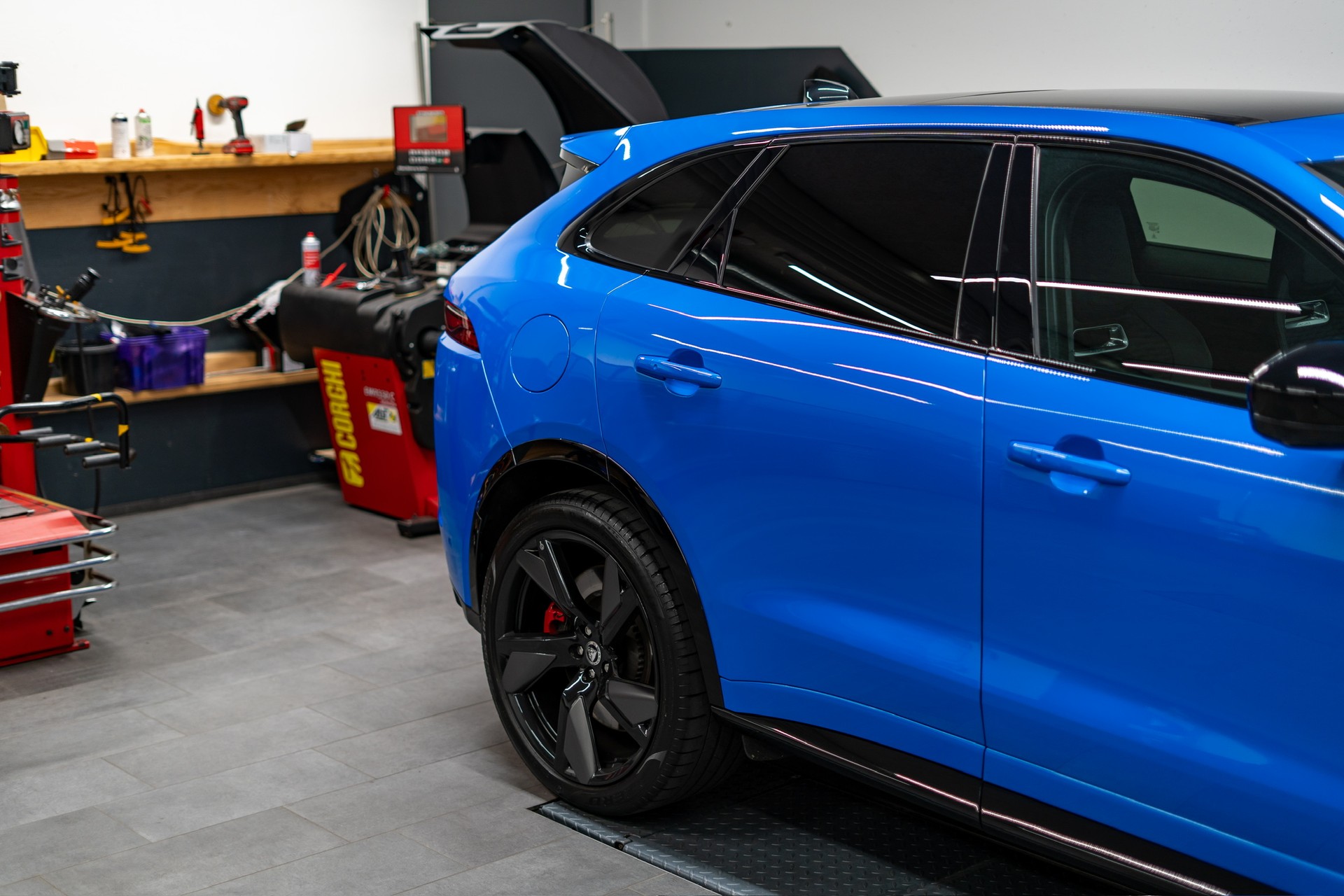 JAGUAR F-Pace 5.0 V8 SVR P550 AWD 5 Jahre Werksgarantie ab 1. Inv. oder 150'000km-image-23