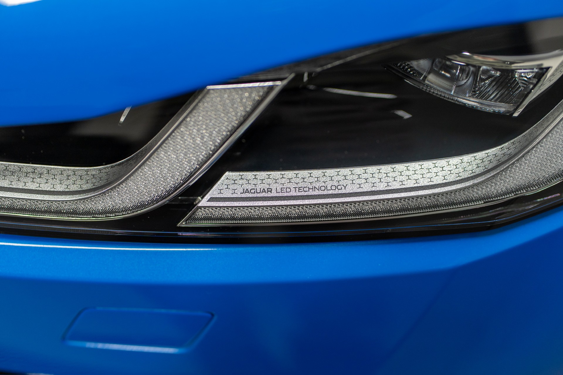 JAGUAR F-Pace 5.0 V8 SVR P550 AWD 5 Jahre Werksgarantie ab 1. Inv. oder 150'000km-image-22