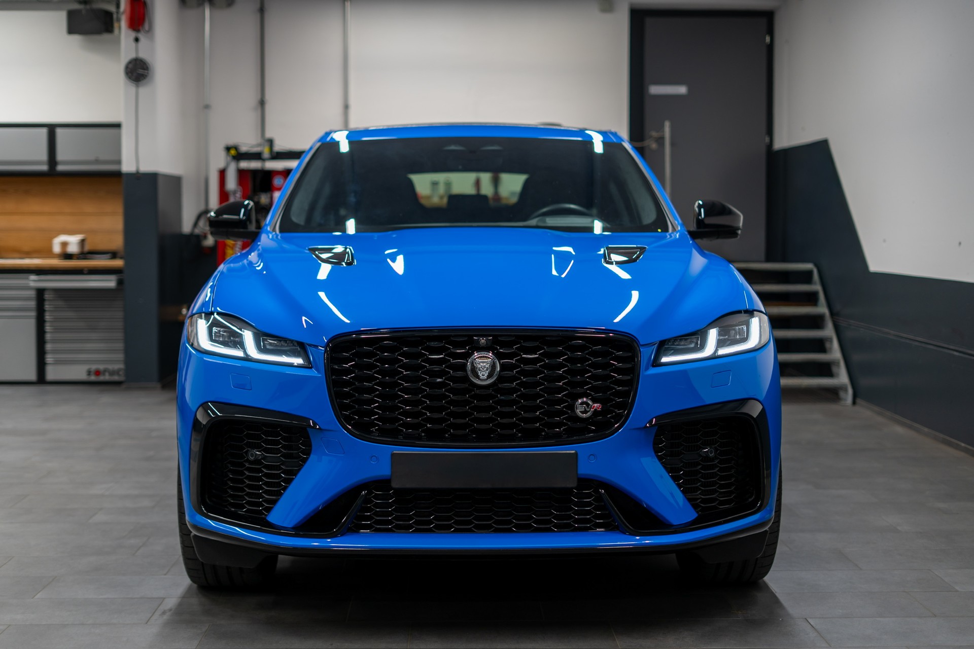 JAGUAR F-Pace 5.0 V8 SVR P550 AWD 5 Jahre Werksgarantie ab 1. Inv. oder 150'000km-image-25