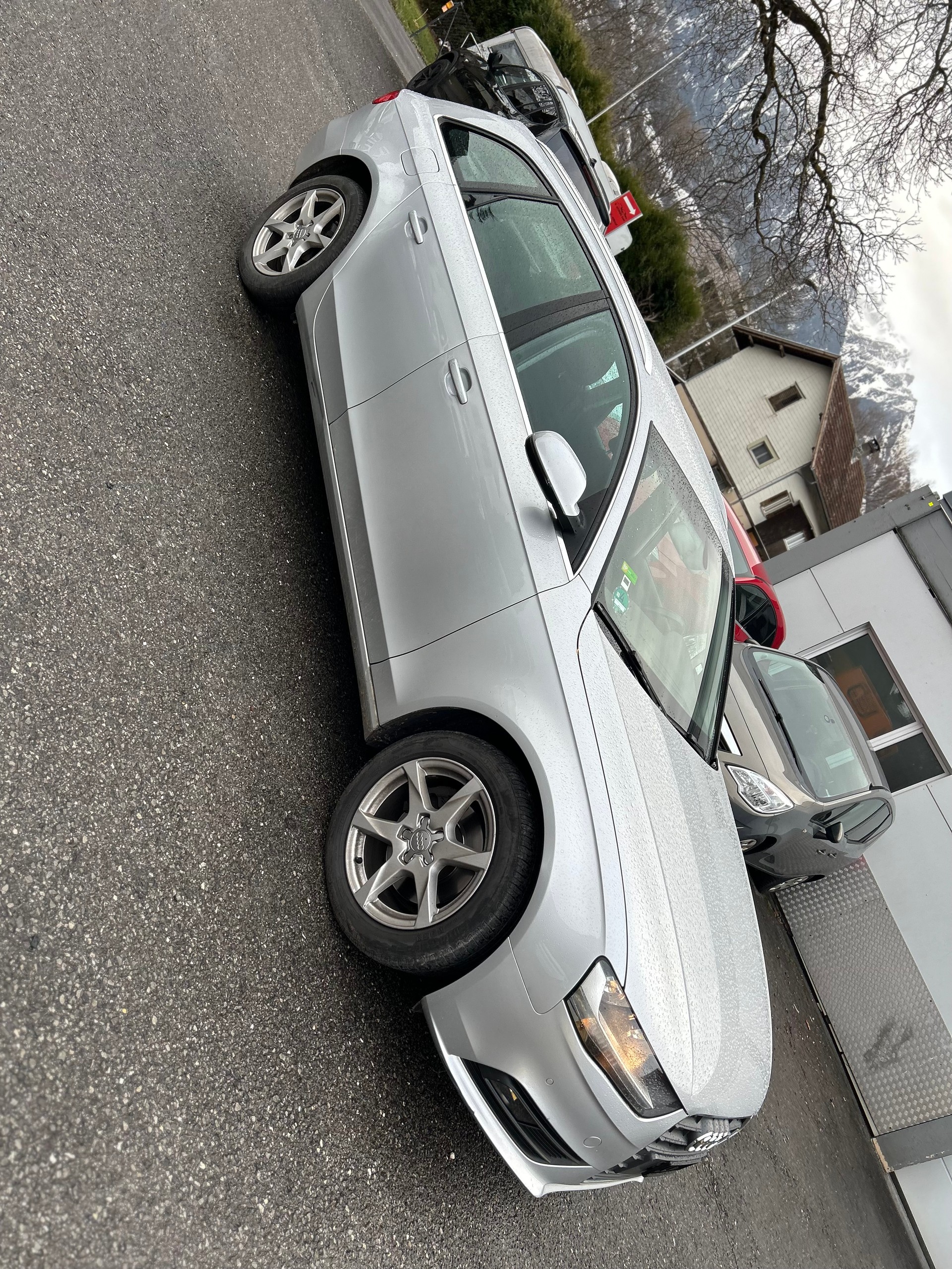 AUDI A4-image-12