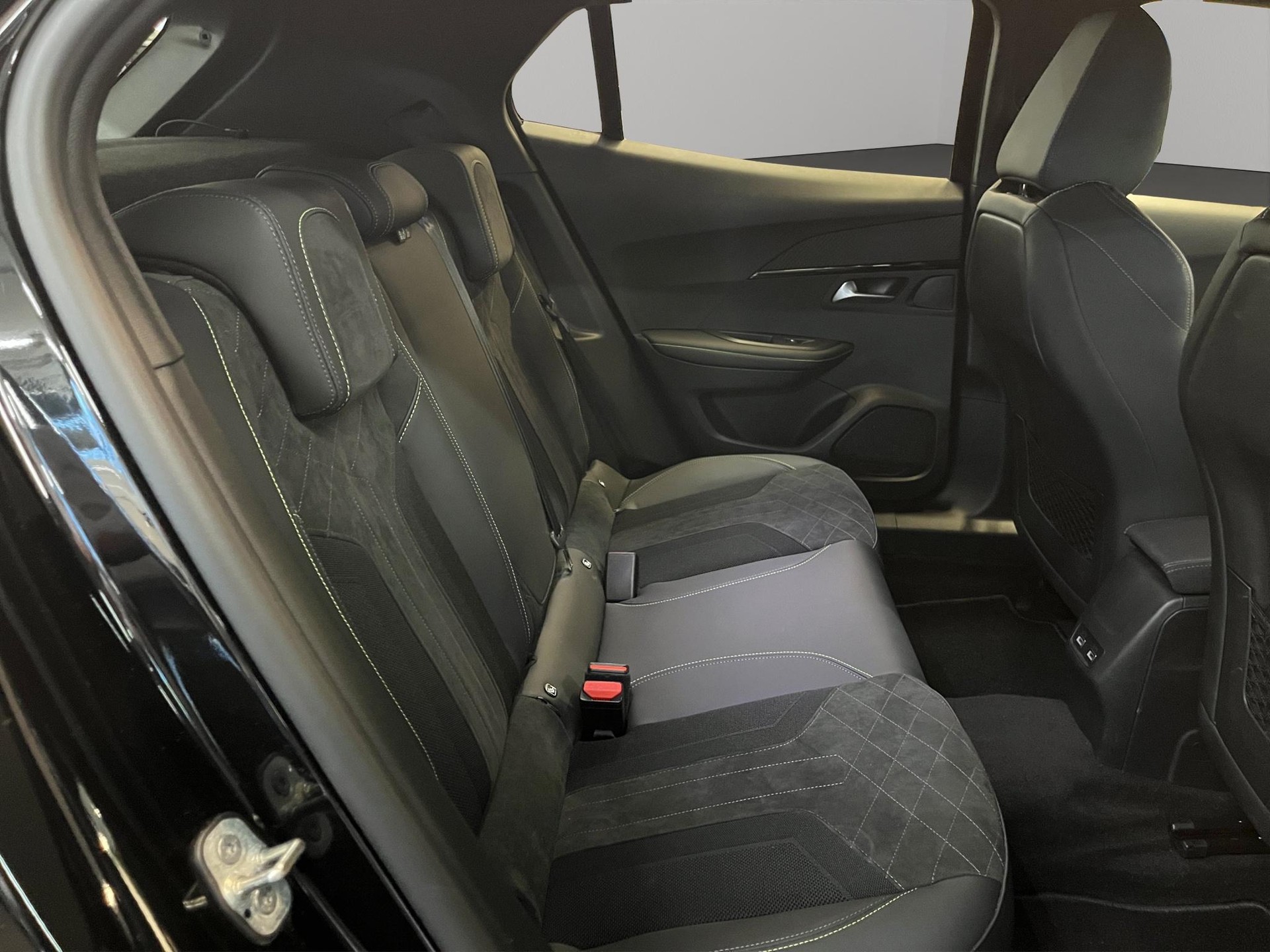 PEUGEOT 2008 e-GT Pack-image-10
