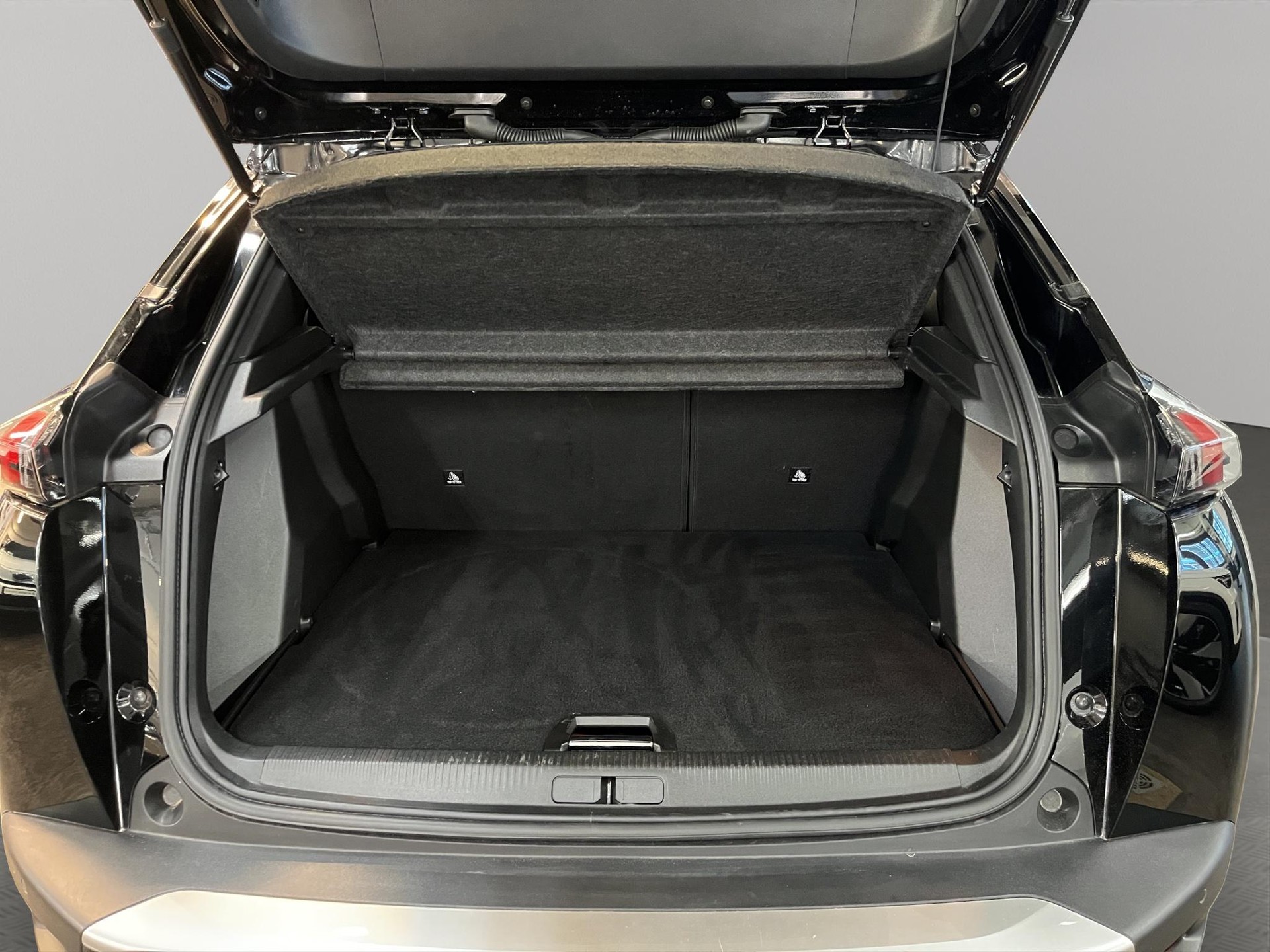 PEUGEOT 2008 e-GT Pack-image-12