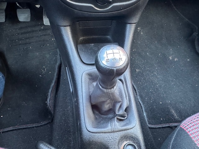 PEUGEOT 206 1.4 16V Premium-image-16