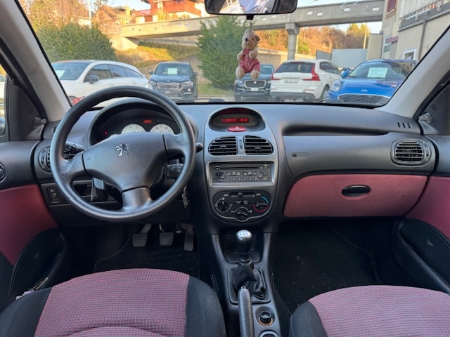 PEUGEOT 206 1.4 16V Premium-image-12