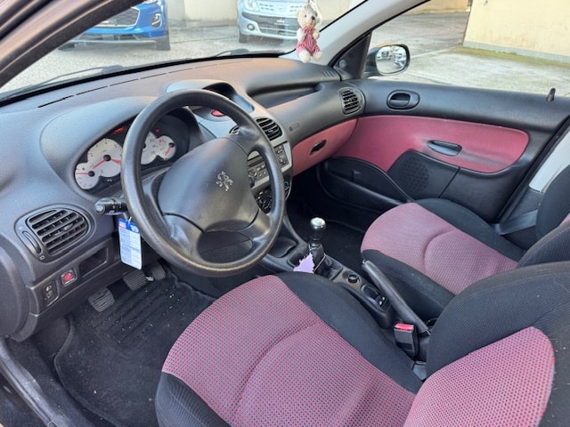 PEUGEOT 206 1.4 16V Premium-image-11