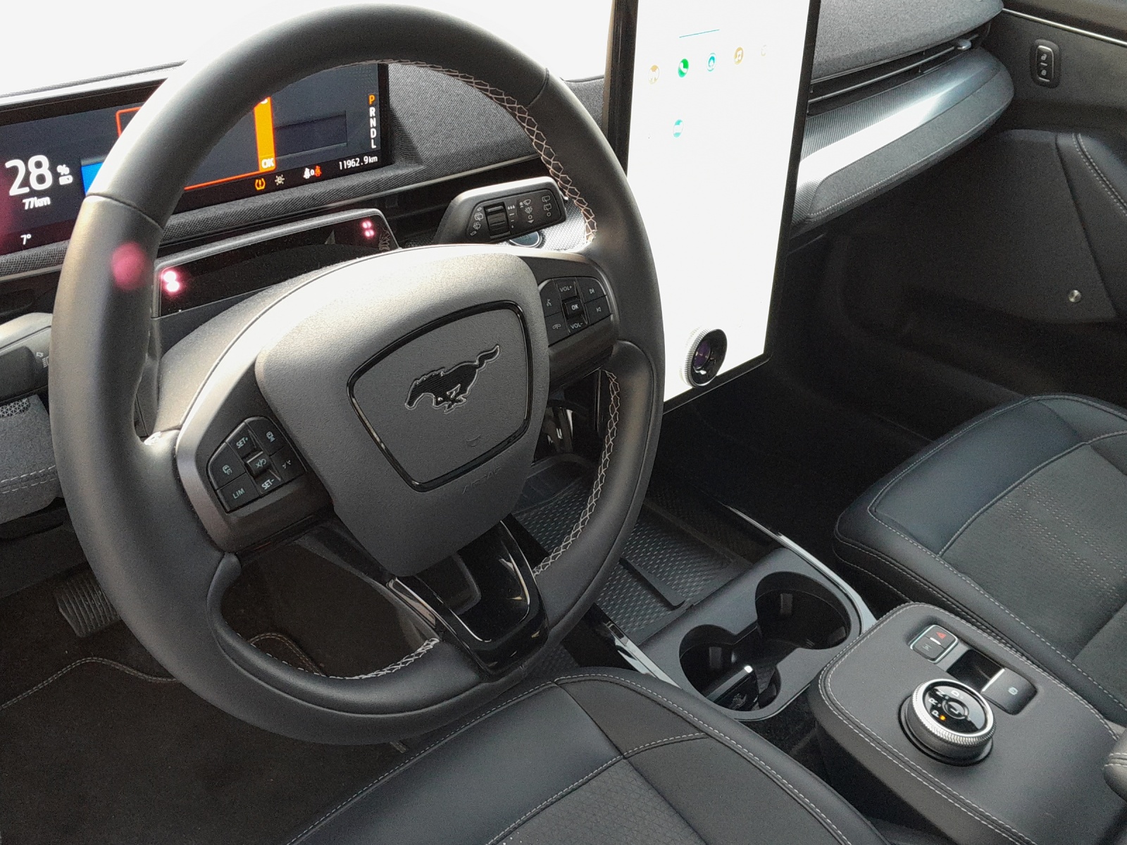 FORD Mustang MACH-E GT AWD 91 kWh-image-7