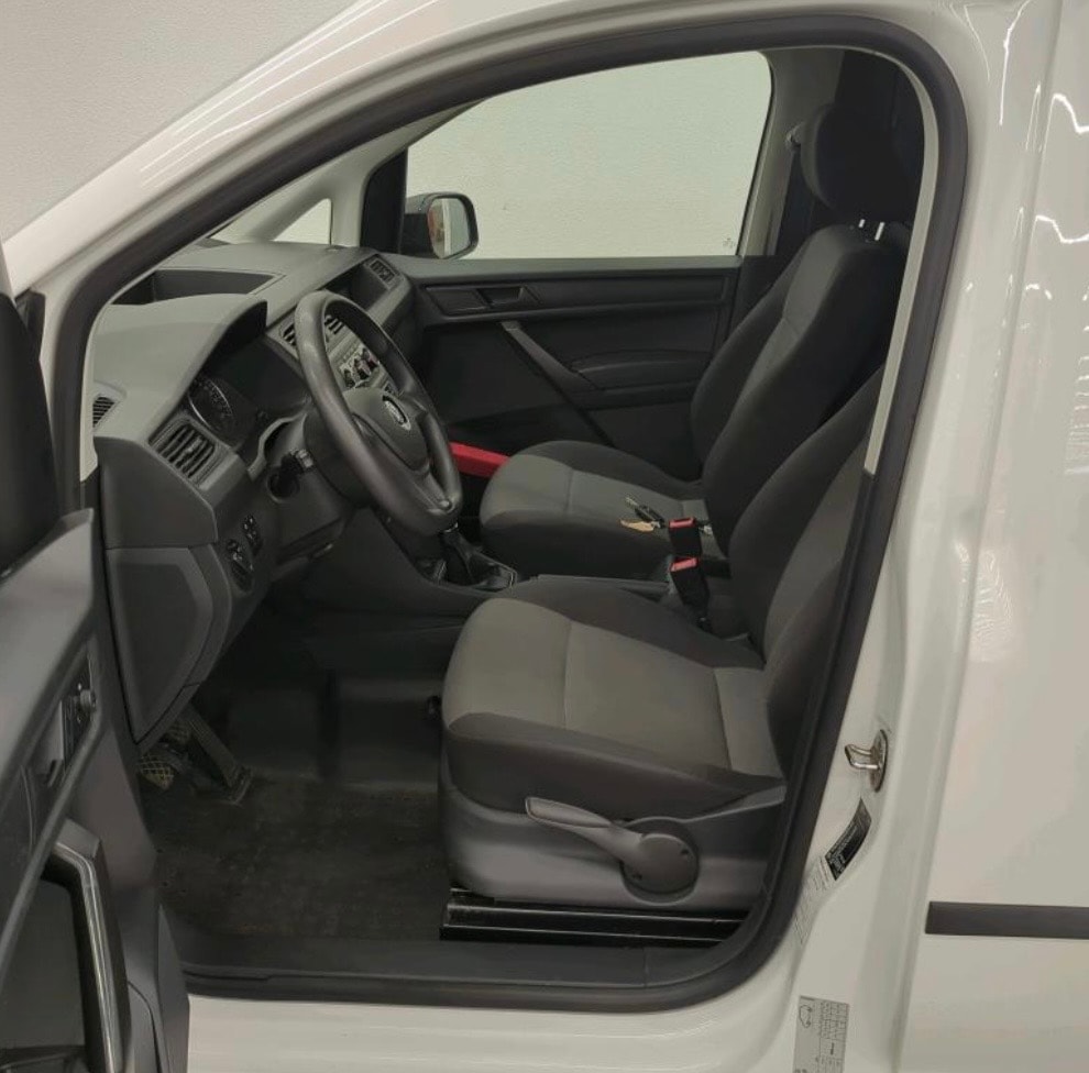 VW Caddy Maxi 2.0TDI 4Motion BlueMotion Technology-image-4