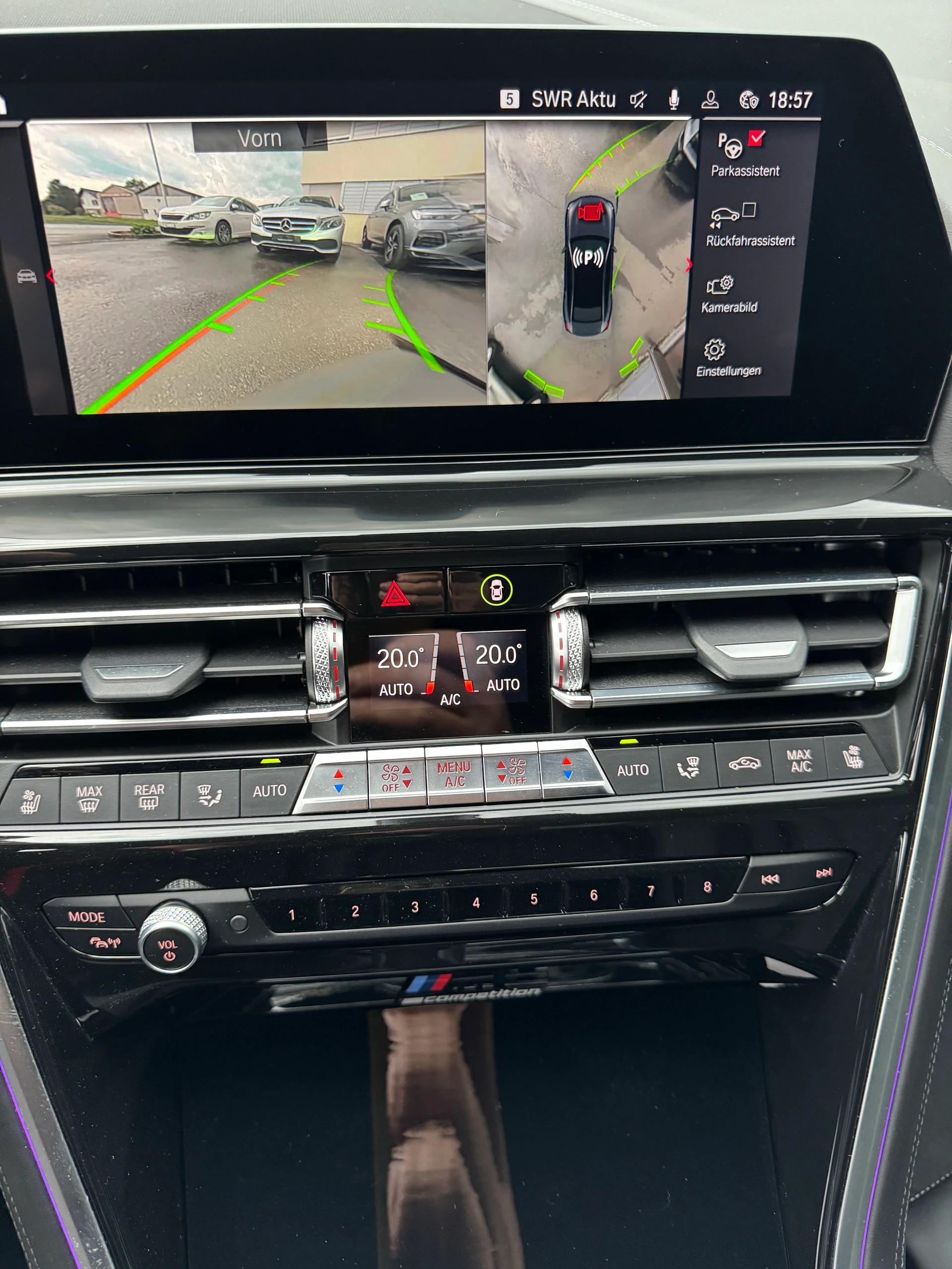 BMW M8 xDrive M Competition Steptronic-image-5