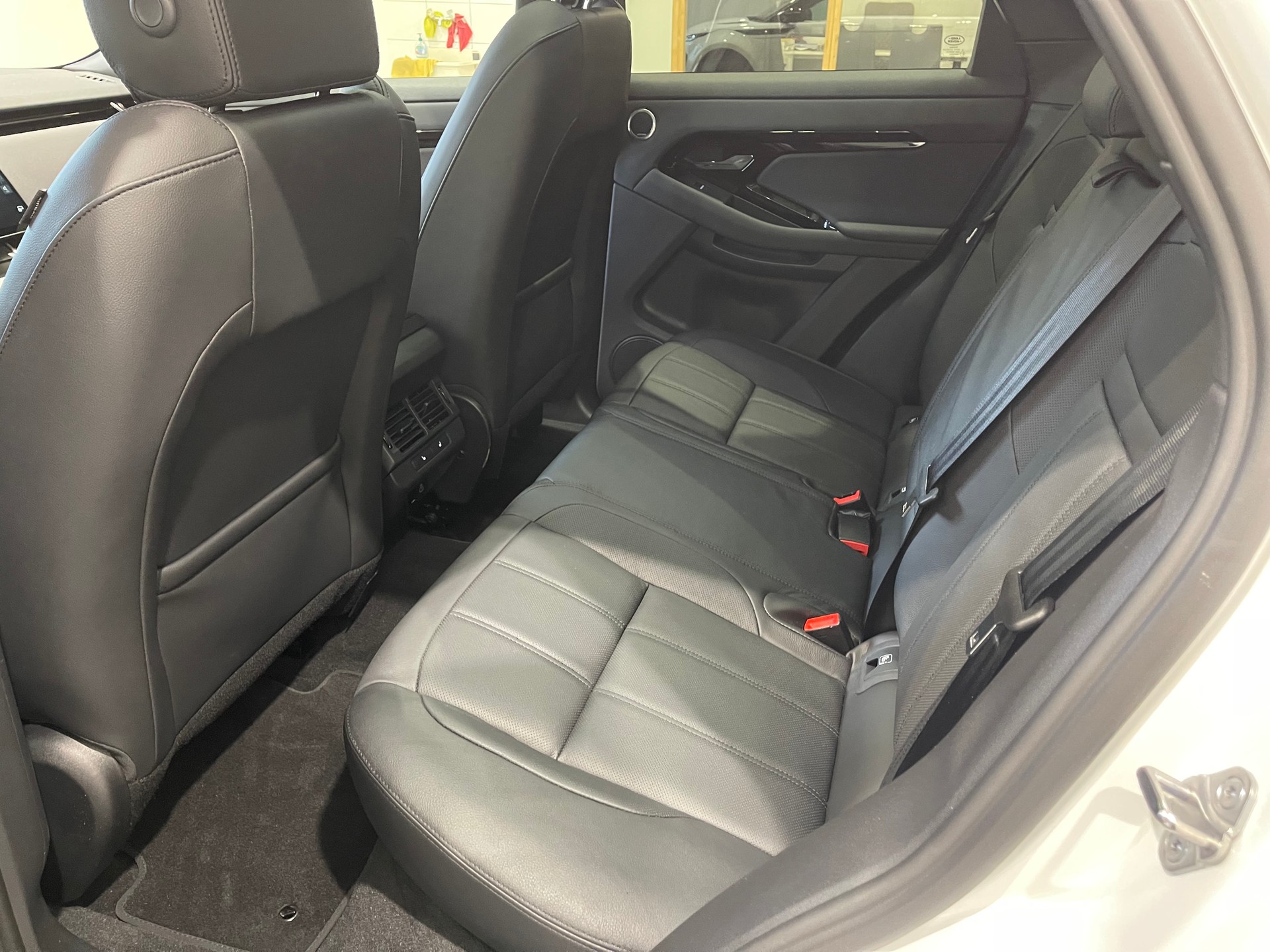 LAND ROVER Range Rover Evoque R-Dynamic P 200 SEAT9 *FACELIFT*-image-12