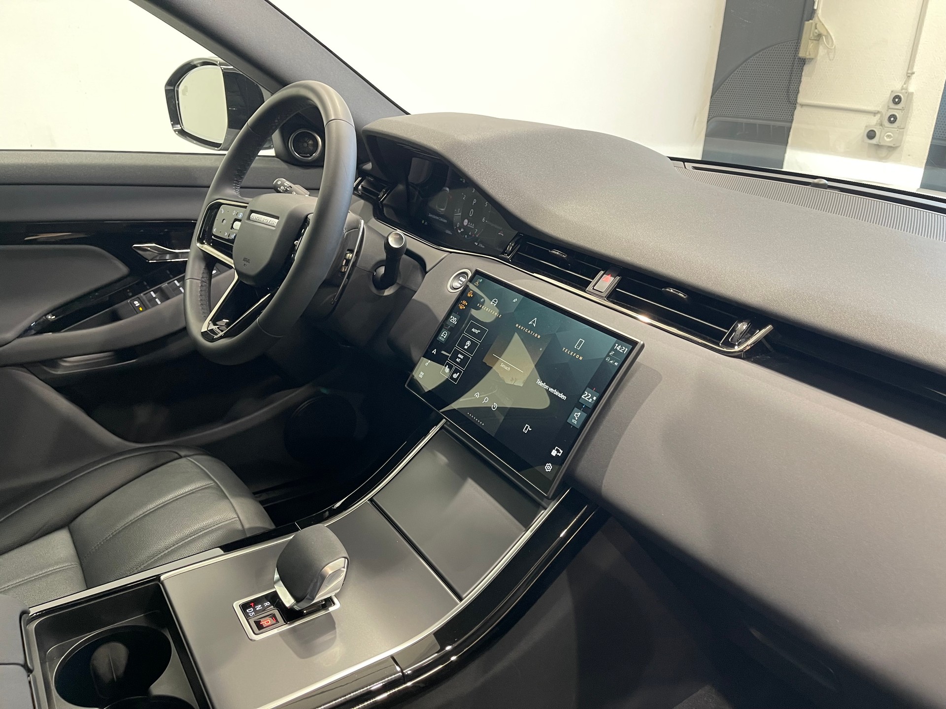 LAND ROVER Range Rover Evoque R-Dynamic P 200 SEAT9 *FACELIFT*-image-19