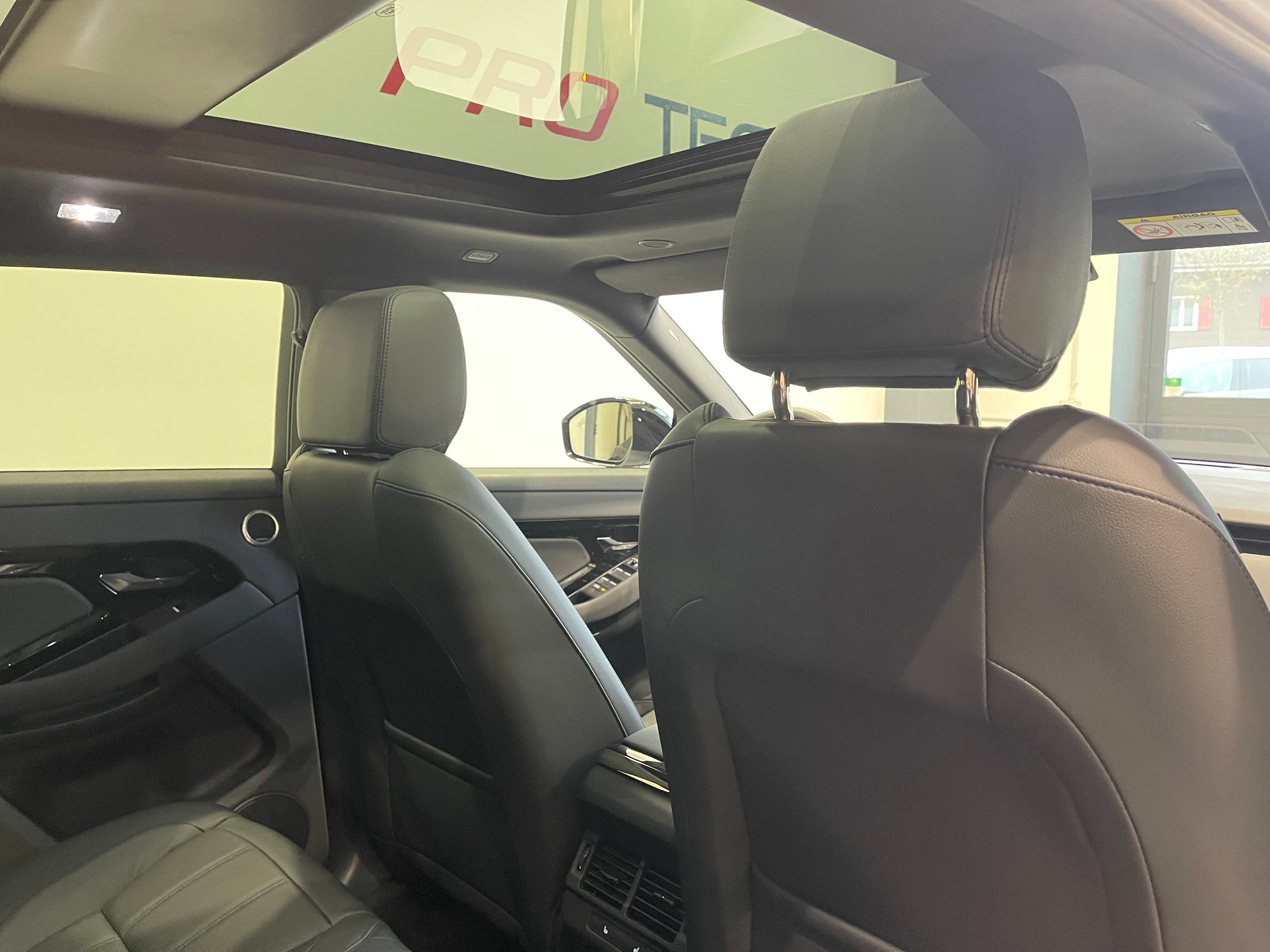 LAND ROVER Range Rover Evoque R-Dynamic P 200 SEAT9 *FACELIFT*-image-15