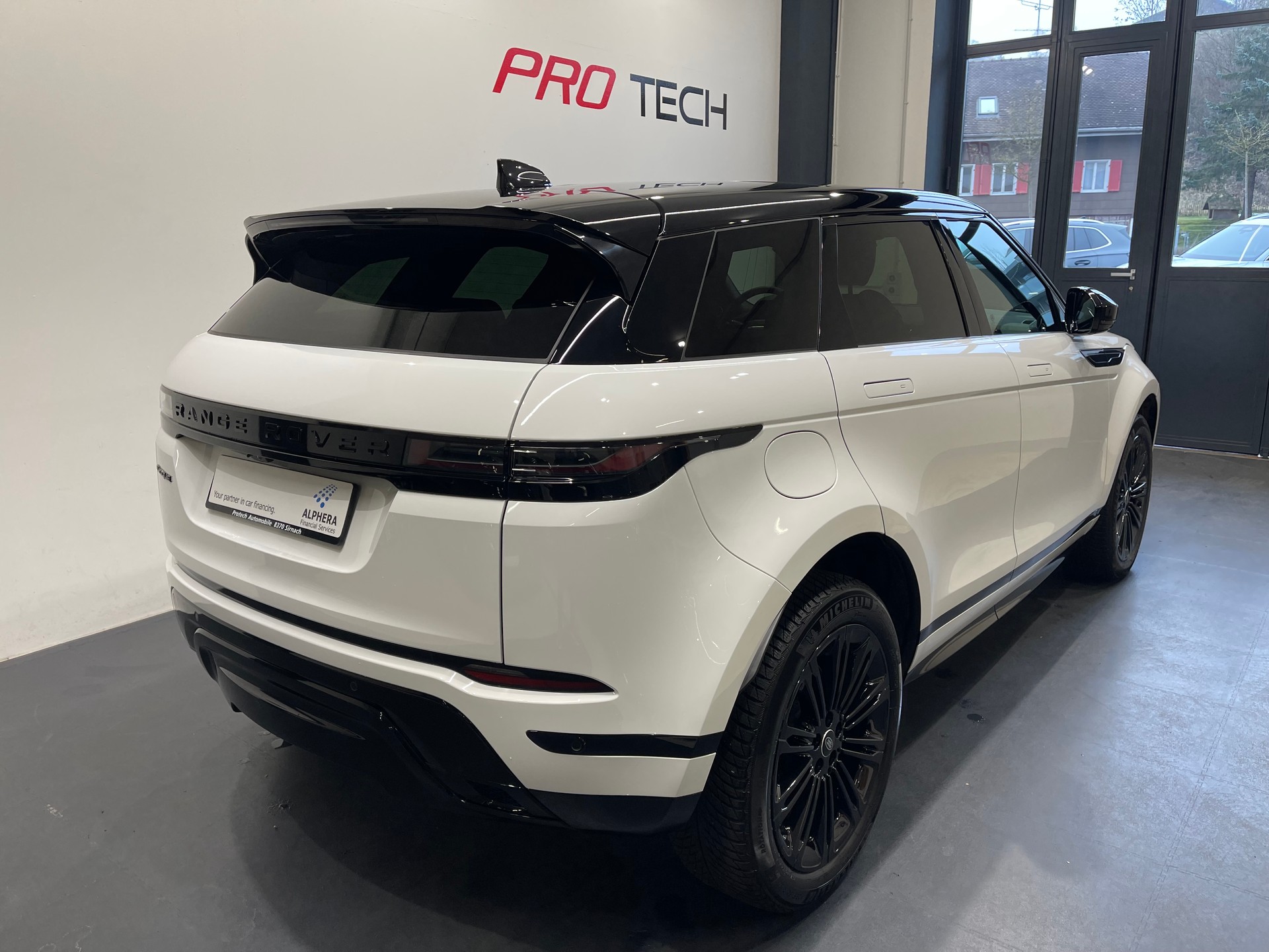 LAND ROVER Range Rover Evoque R-Dynamic P 200 SEAT9 *FACELIFT*-image-6