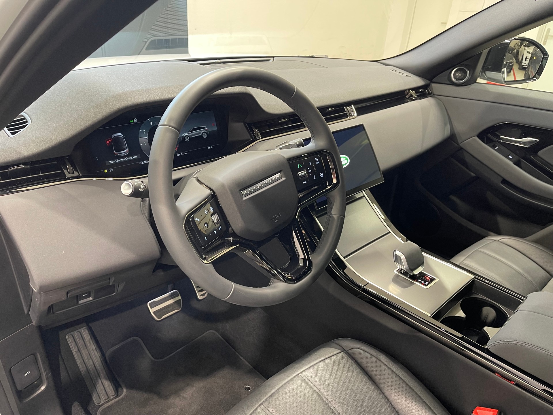 LAND ROVER Range Rover Evoque R-Dynamic P 200 SEAT9 *FACELIFT*-image-8