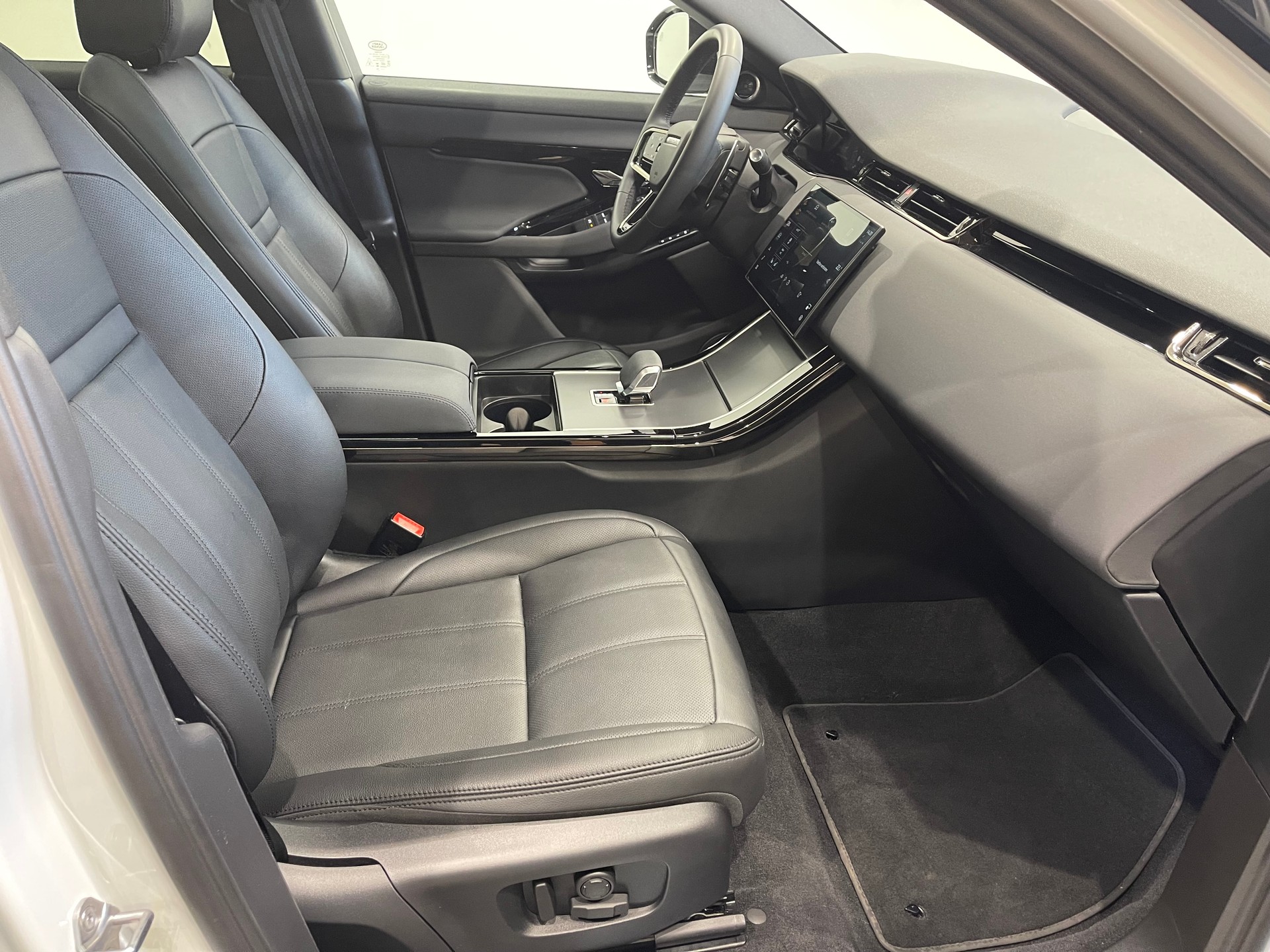 LAND ROVER Range Rover Evoque R-Dynamic P 200 SEAT9 *FACELIFT*-image-16