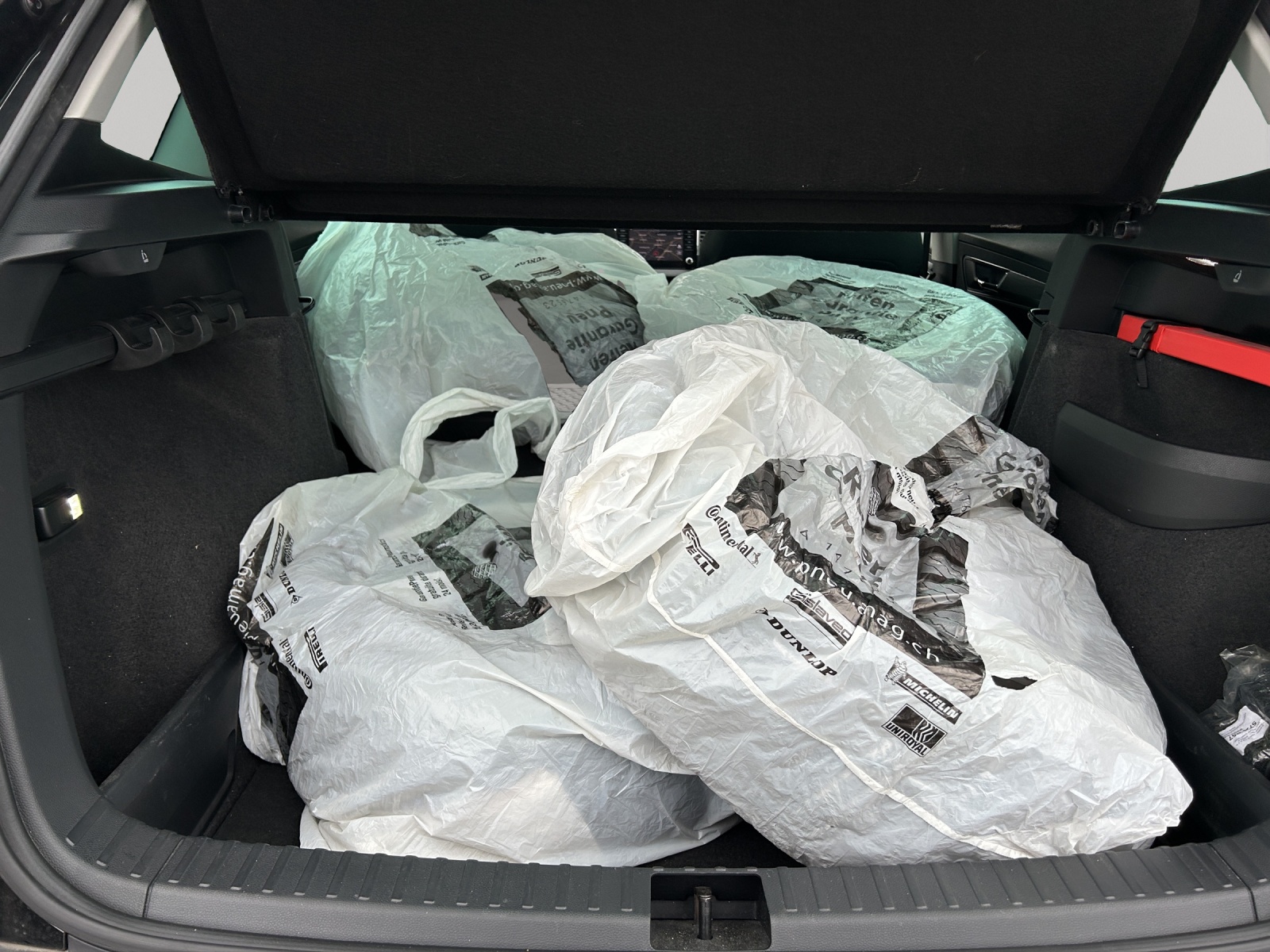 SKODA Karoq 1.5 TSI ACT Ambition-image-19