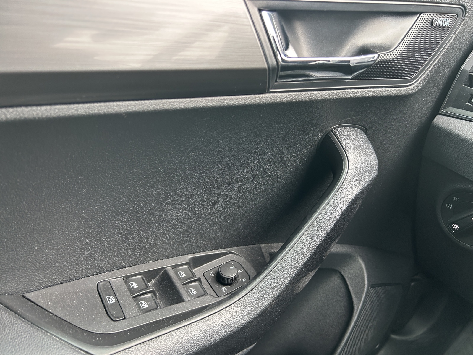 SKODA Karoq 1.5 TSI ACT Ambition-image-17