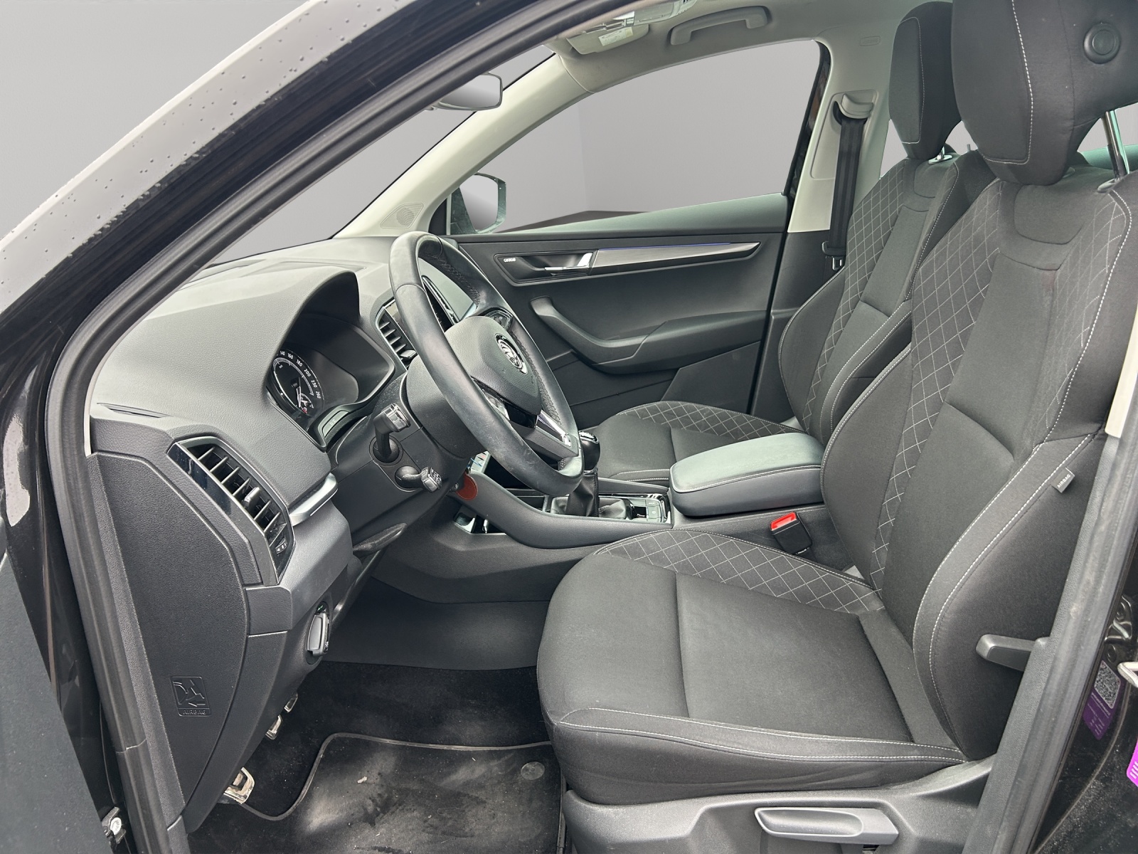 SKODA Karoq 1.5 TSI ACT Ambition-image-9