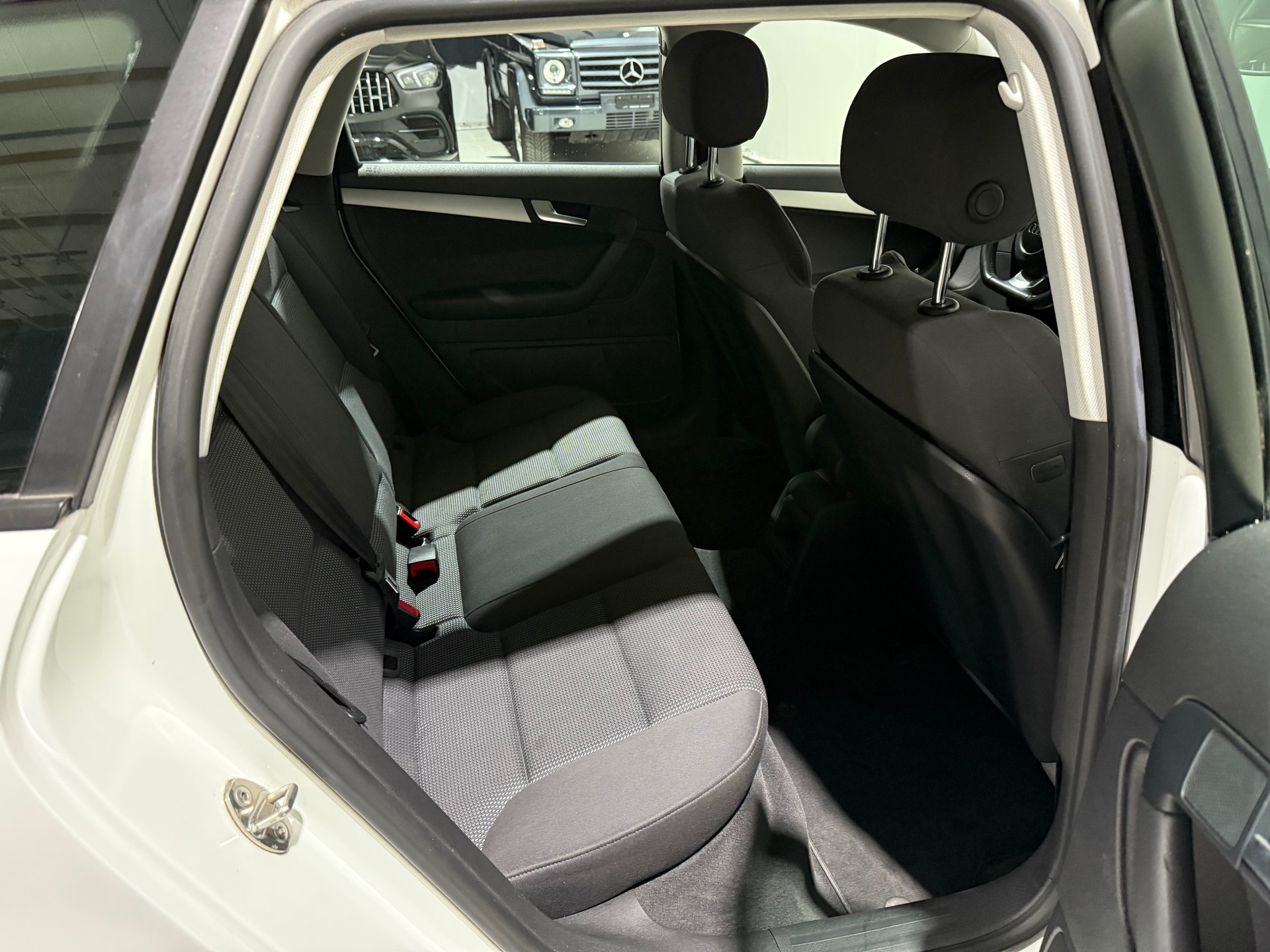 AUDI A3 Sportback 1.8 TFSI Ambition-image-14