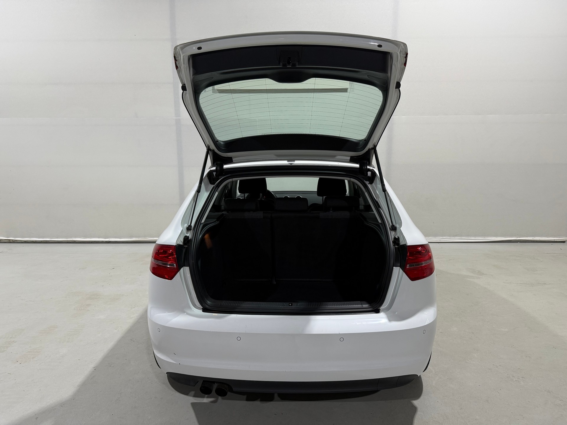 AUDI A3 Sportback 1.8 TFSI Ambition-image-10