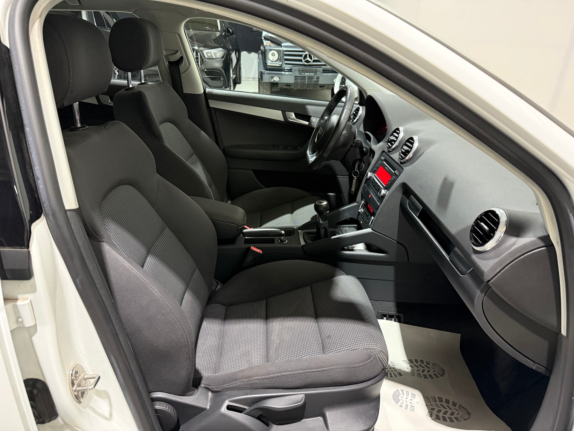 AUDI A3 Sportback 1.8 TFSI Ambition-image-13