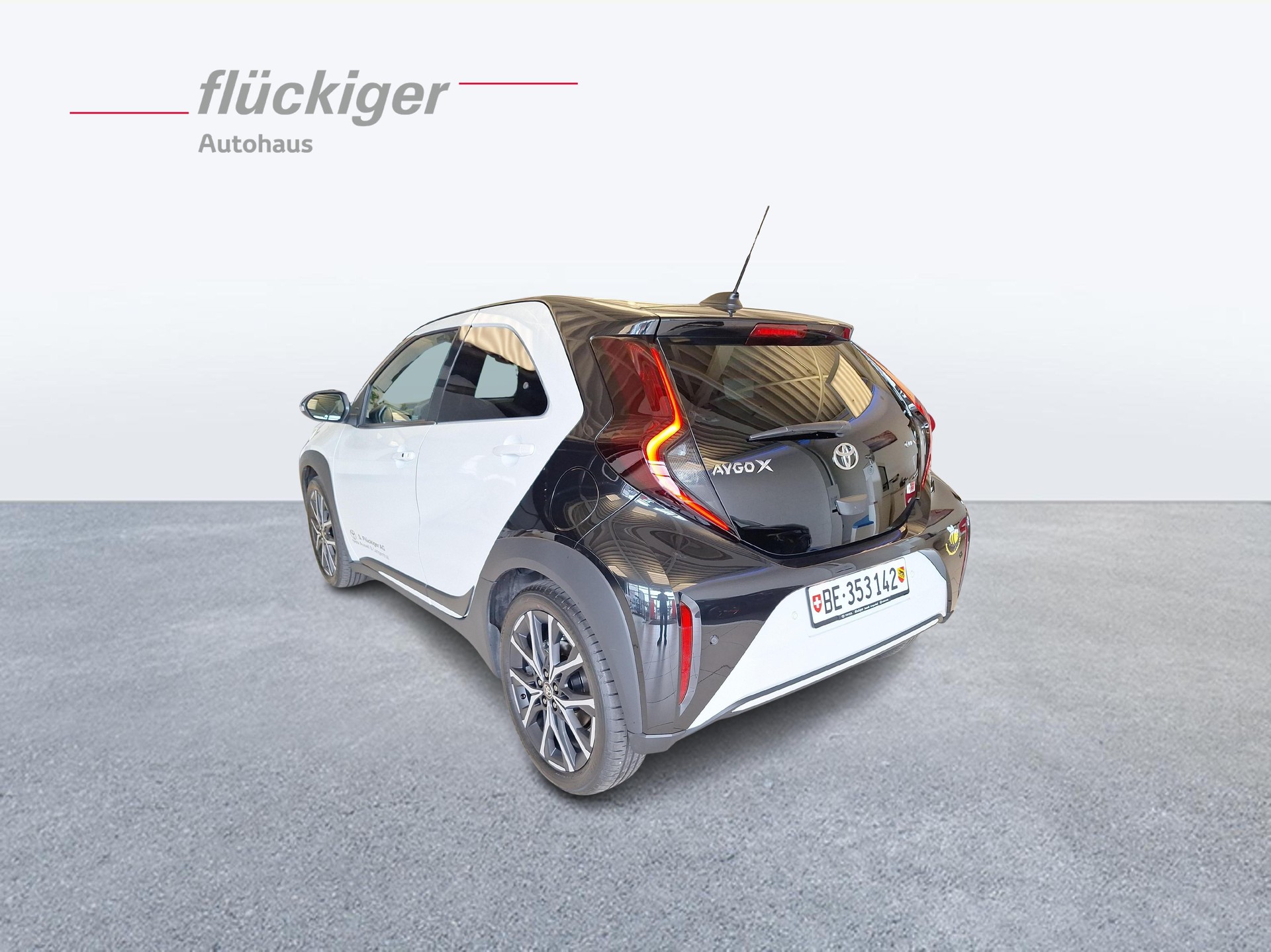 TOYOTA Aygo X 1.5 VVT-i HSD GR Sport-image-6