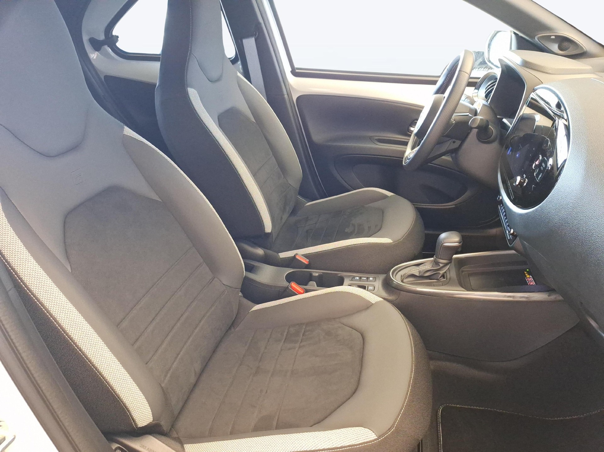 TOYOTA Aygo X 1.5 VVT-i HSD GR Sport-image-8