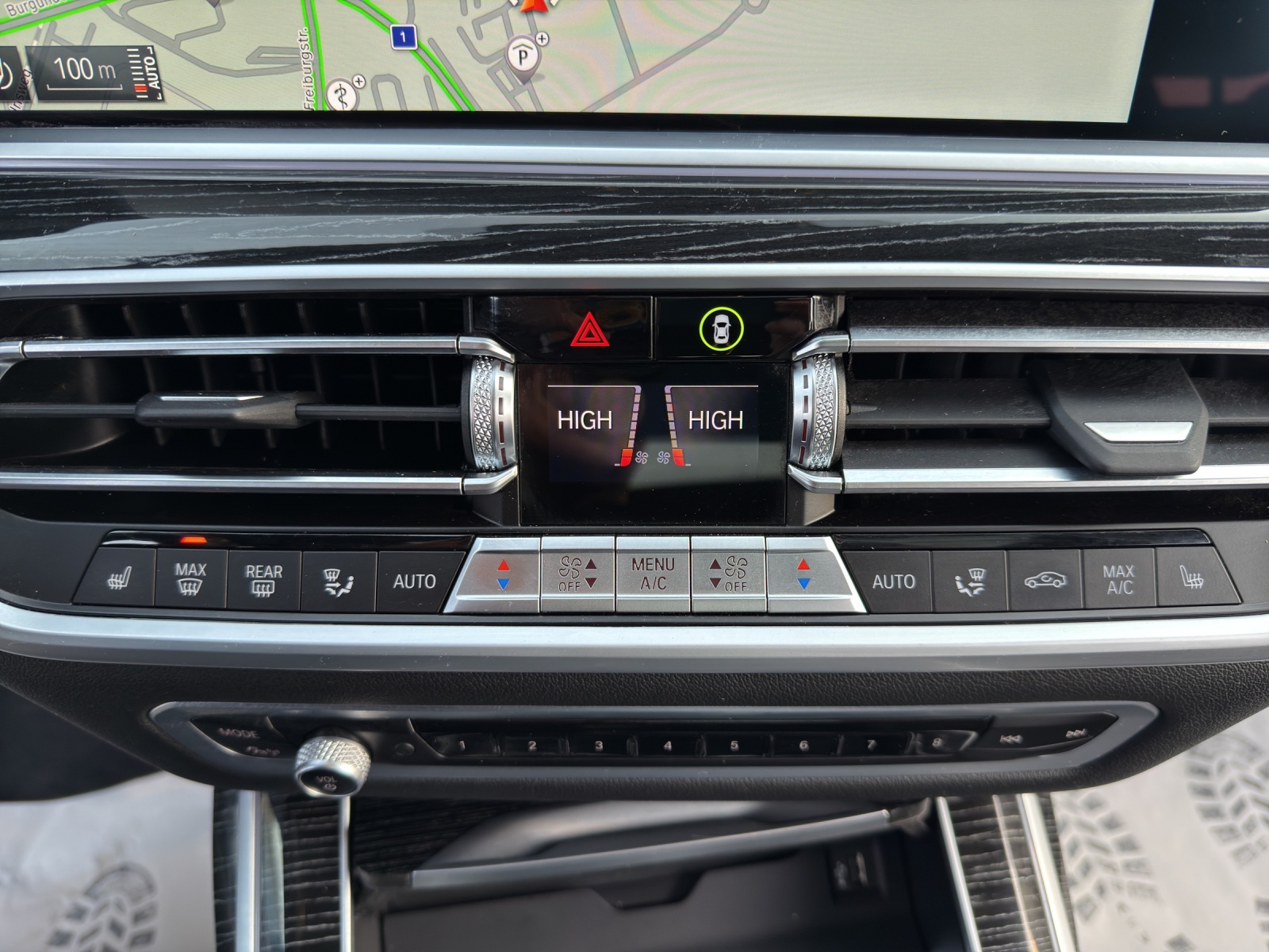 BMW X7 xDrive 48V 40d Steptronic-image-21