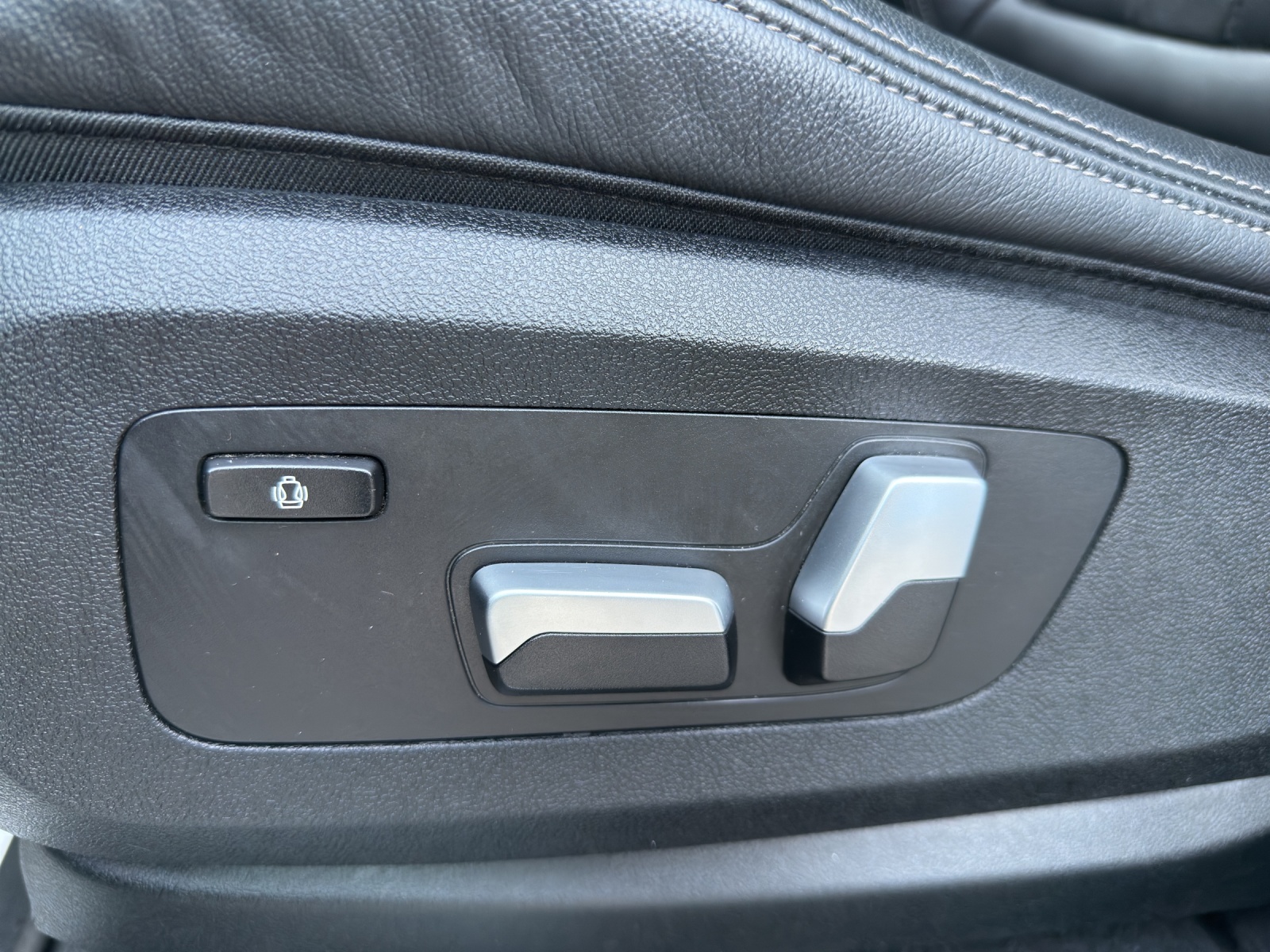 BMW X7 xDrive 48V 40d Steptronic-image-29
