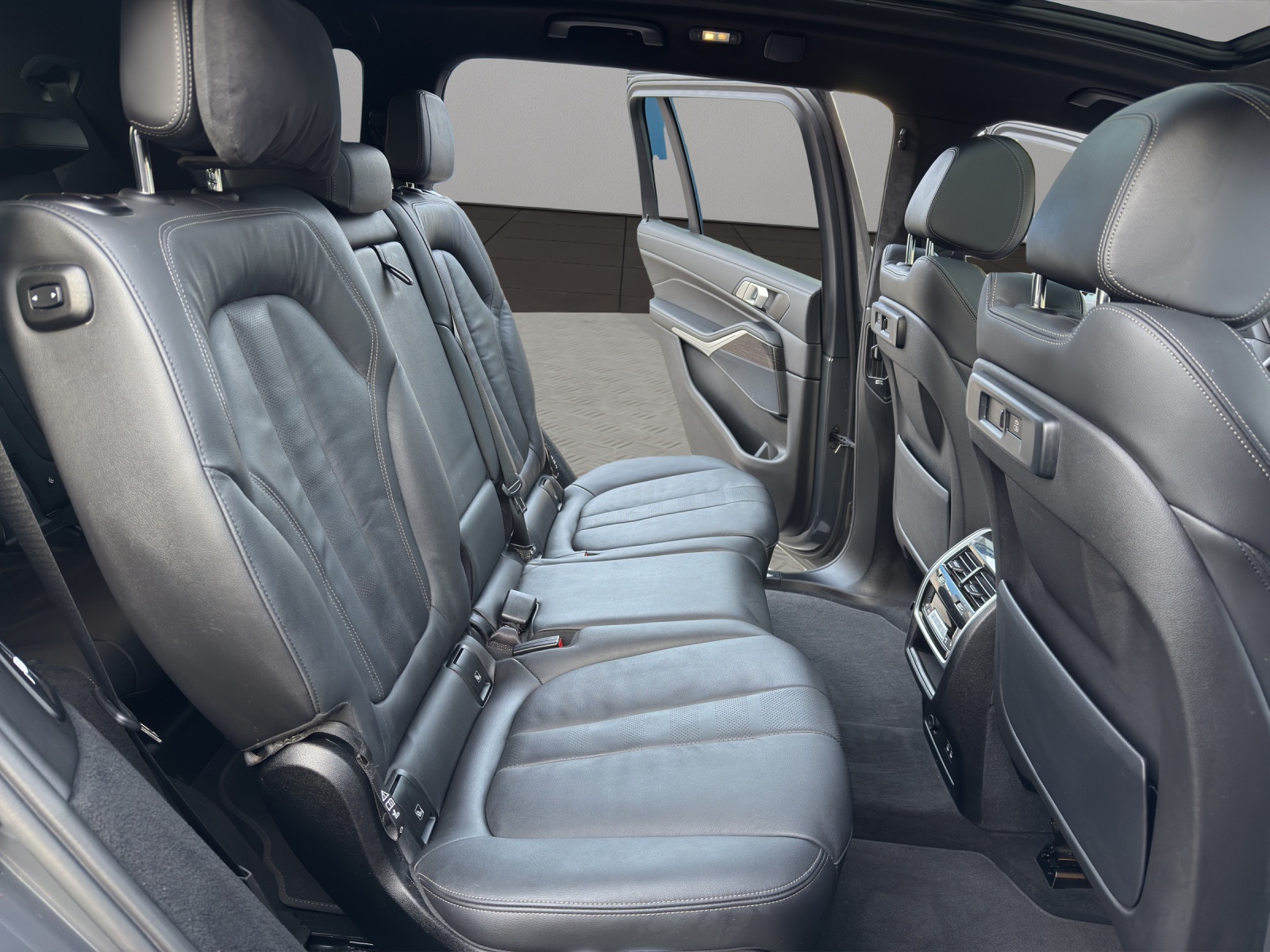BMW X7 xDrive 48V 40d Steptronic-image-16