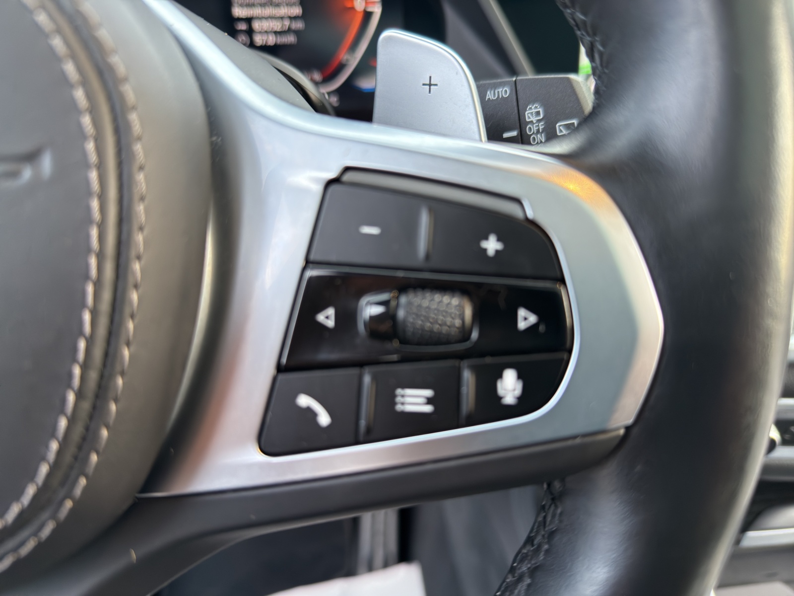BMW X7 xDrive 48V 40d Steptronic-image-24