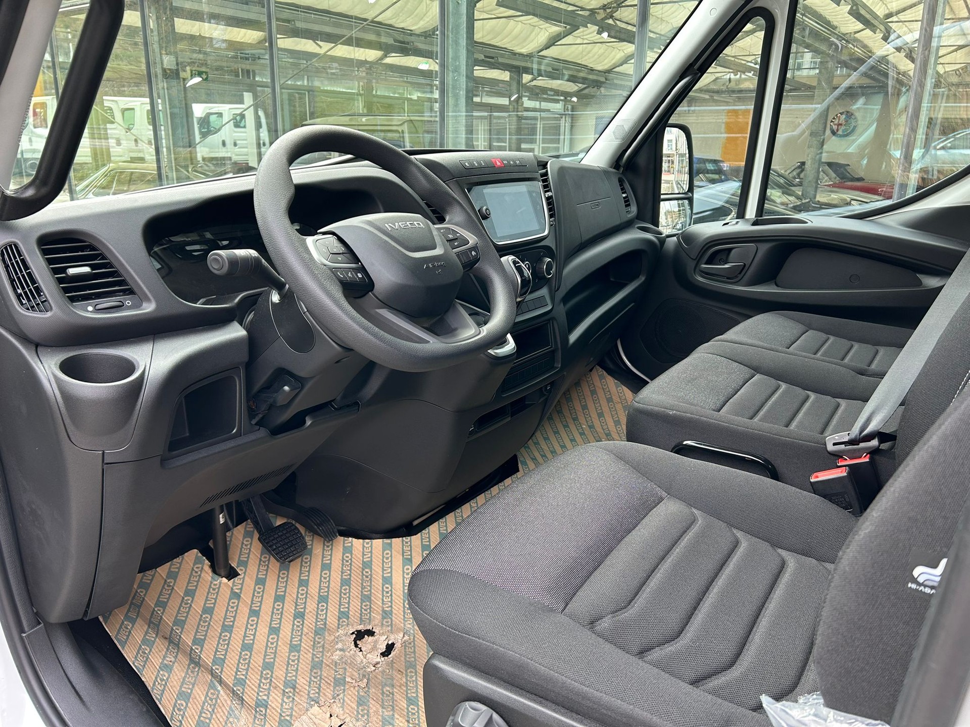 IVECO 35 S 16 H3.0 A8 D 3450-image-6