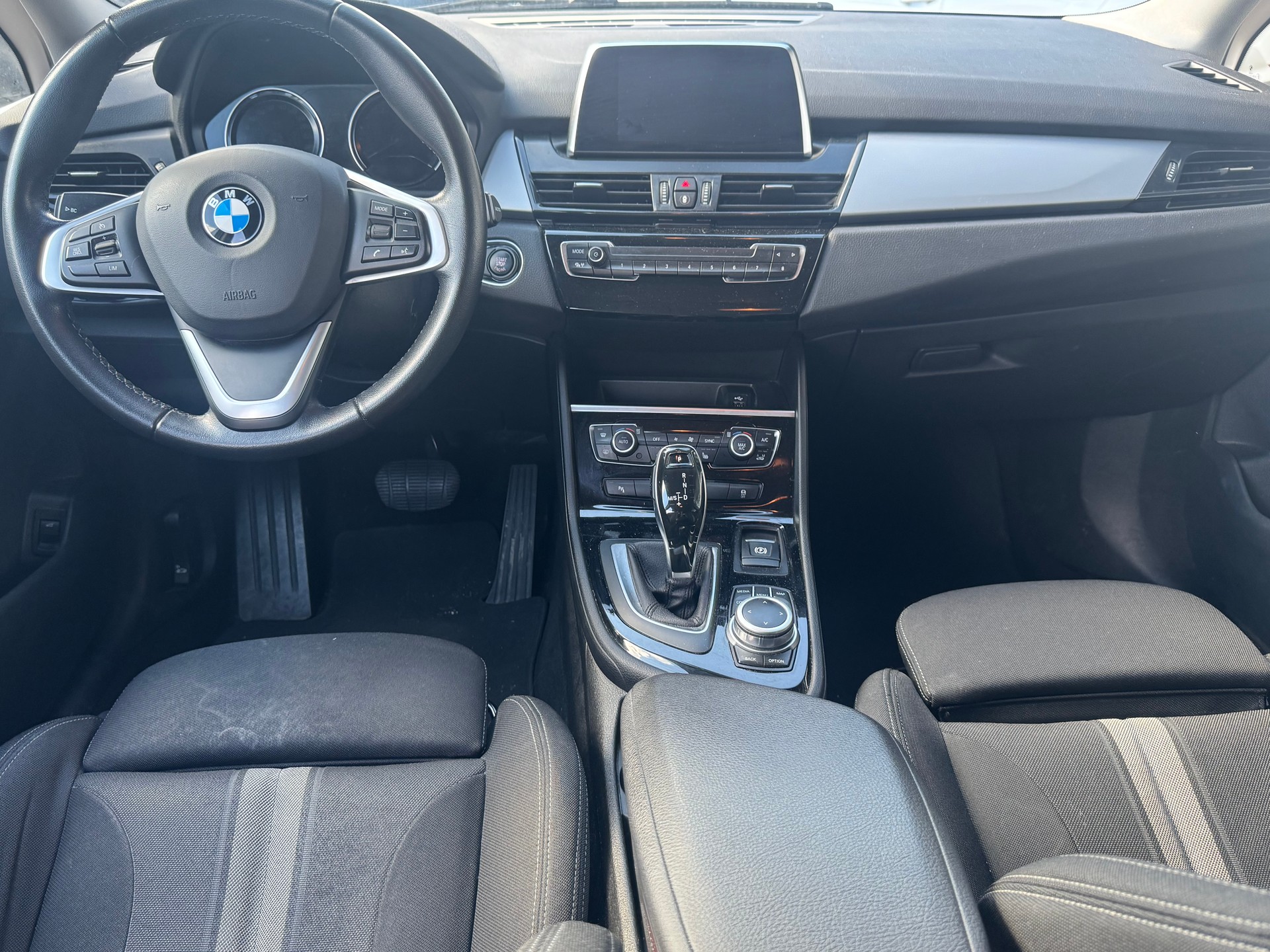 BMW 216d Gran Tourer DKG-image-9