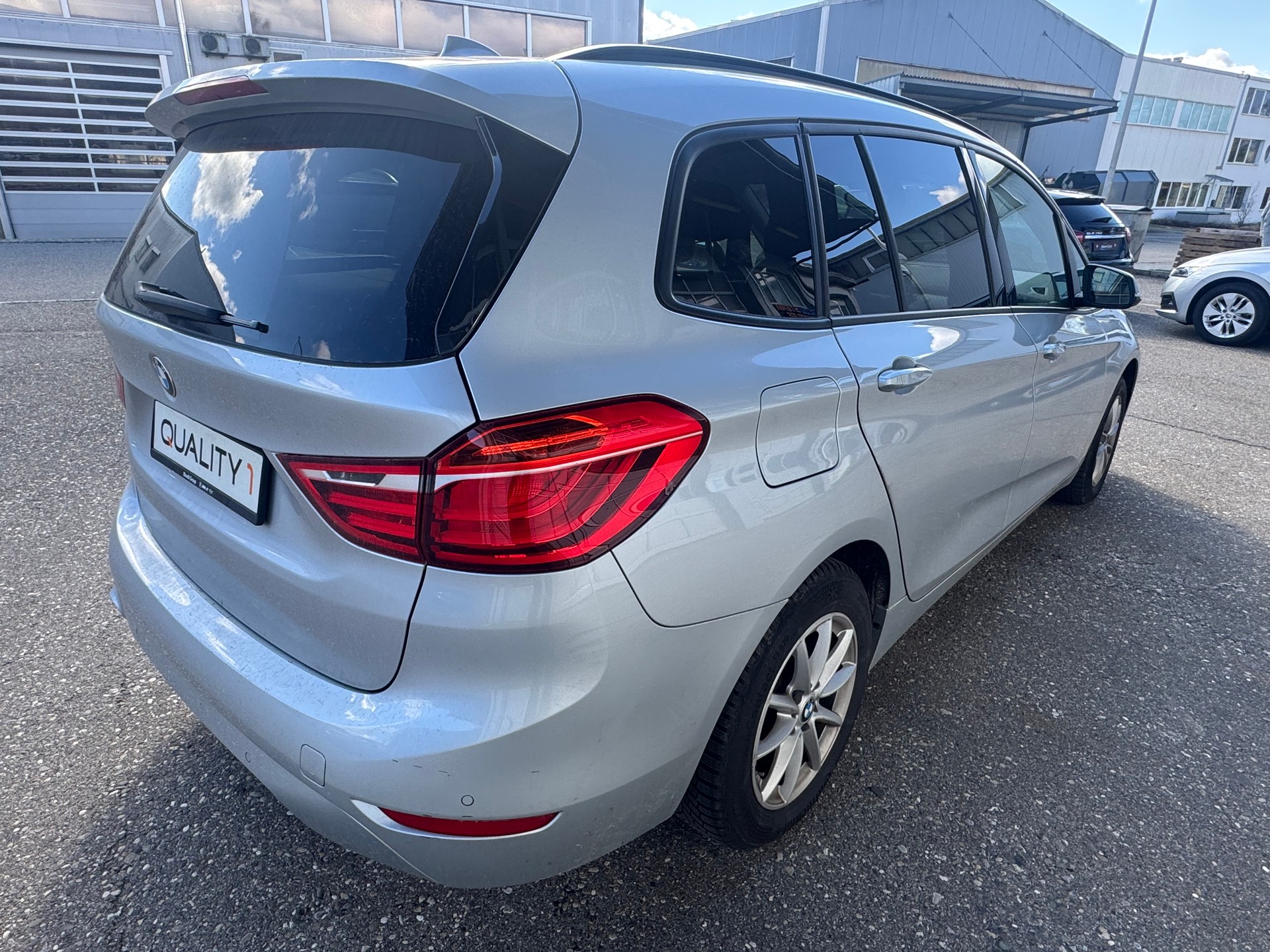 BMW 216d Gran Tourer DKG-image-6