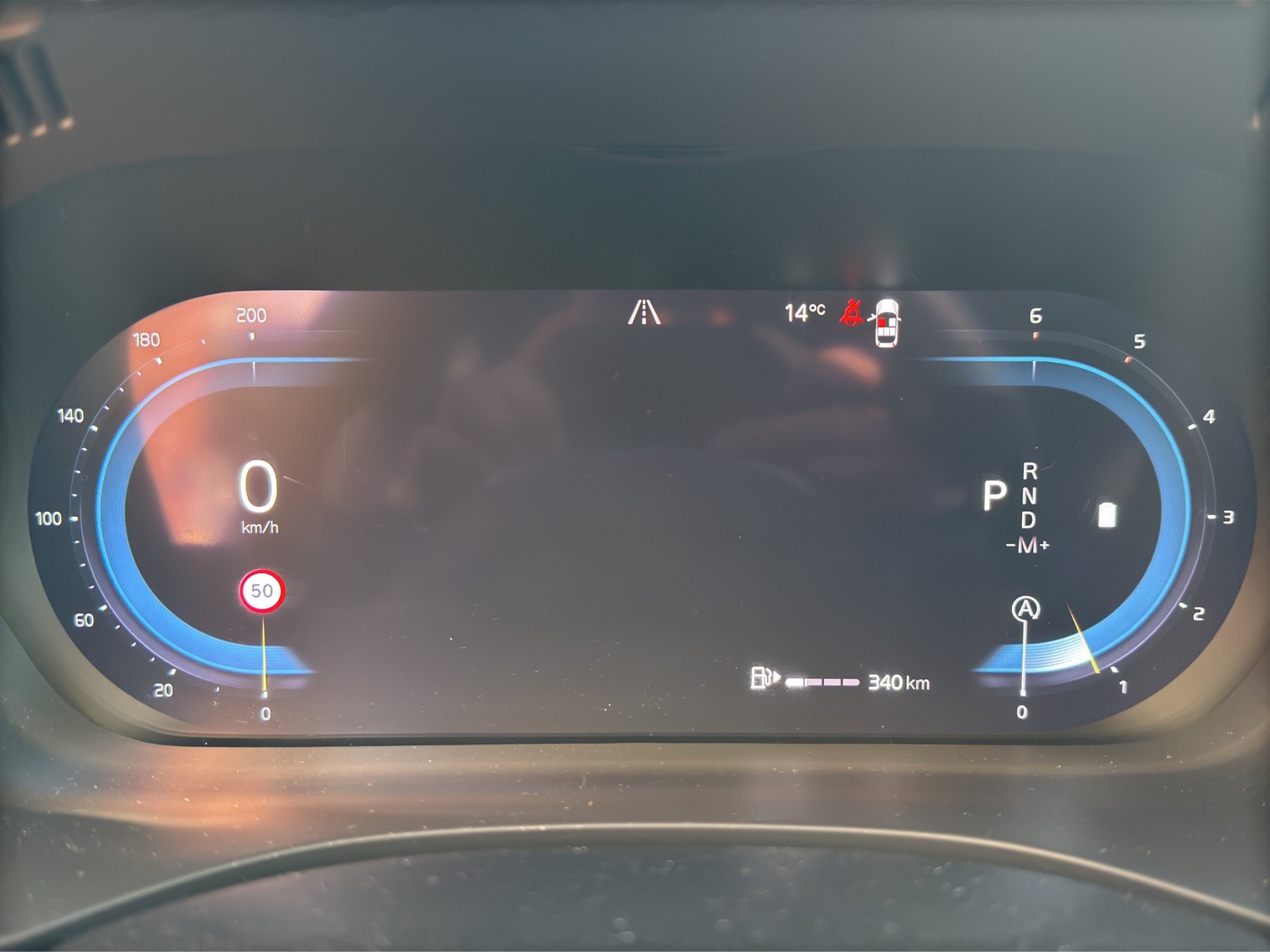 VOLVO XC60 B4 AWD Plus Dark Geartronic-image-11
