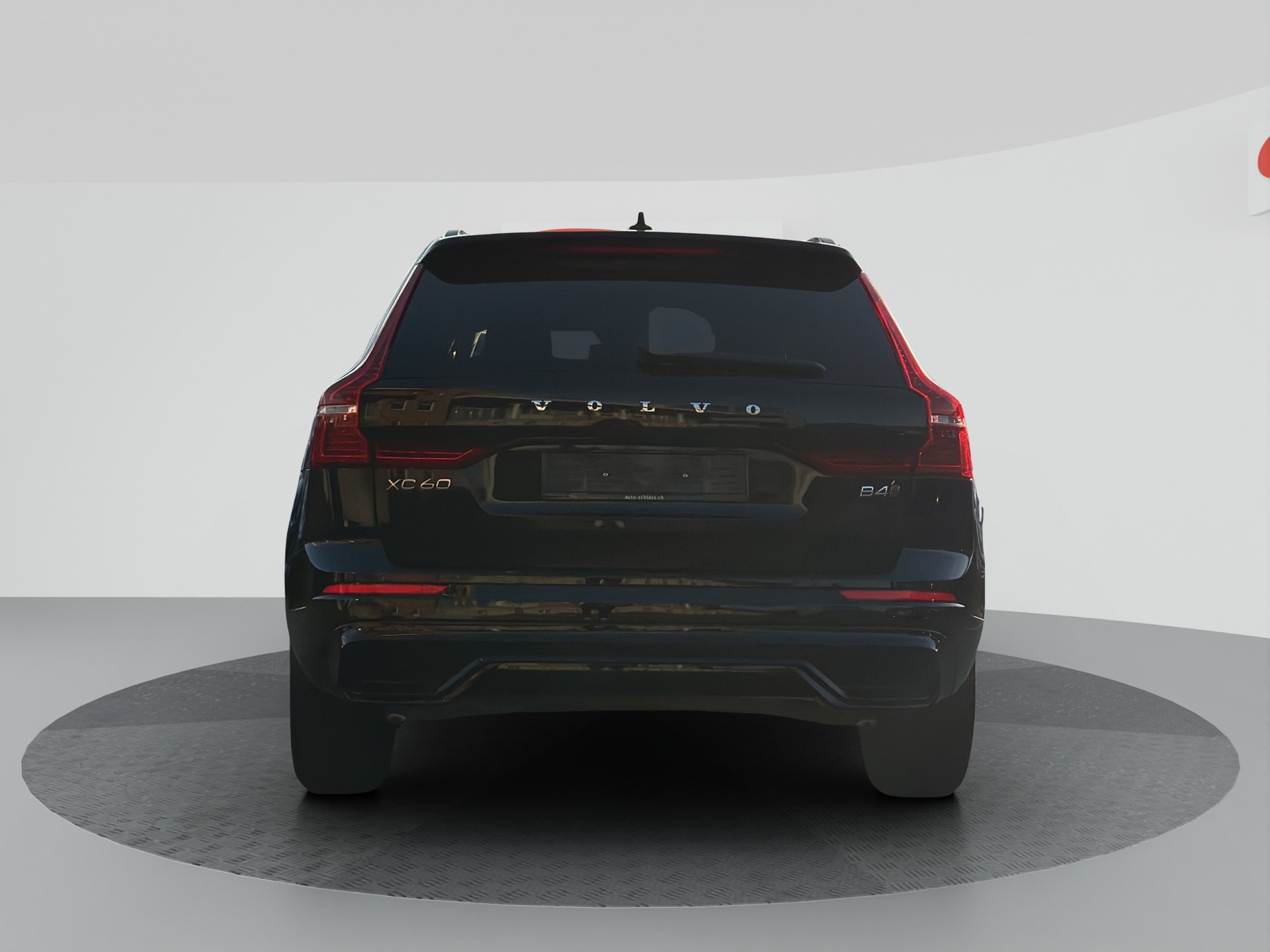 VOLVO XC60 B4 AWD Plus Dark Geartronic-image-3