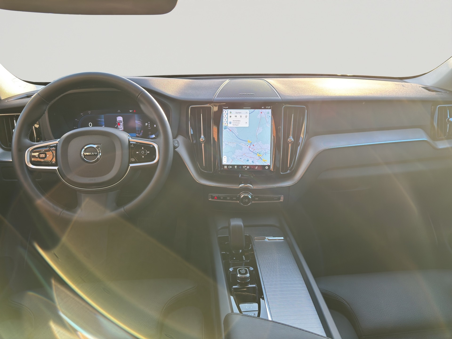 VOLVO XC60 B4 AWD Plus Dark Geartronic-image-14