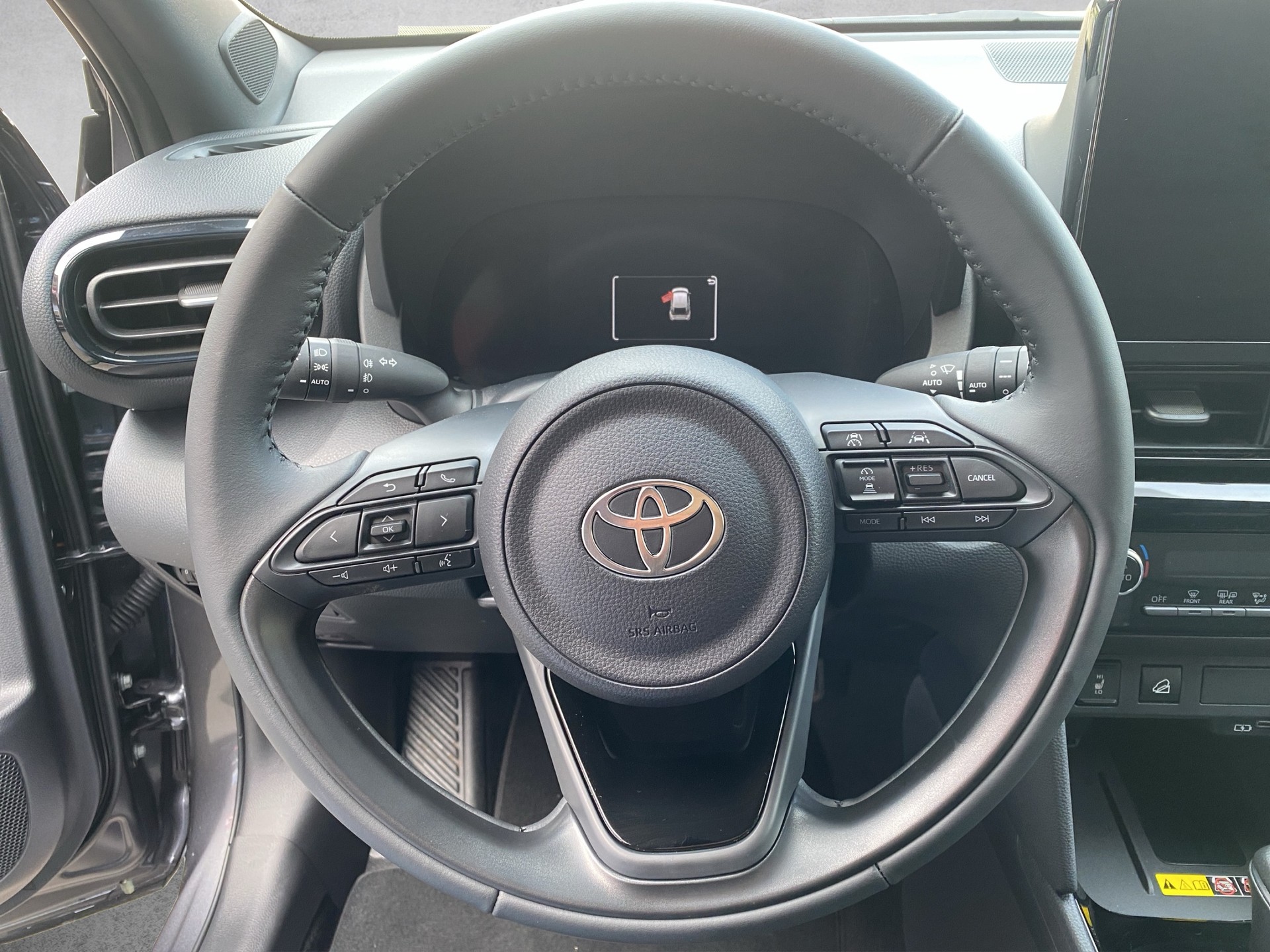 TOYOTA Yaris Cross 1.5 Trend AWDi e-CVT-image-8